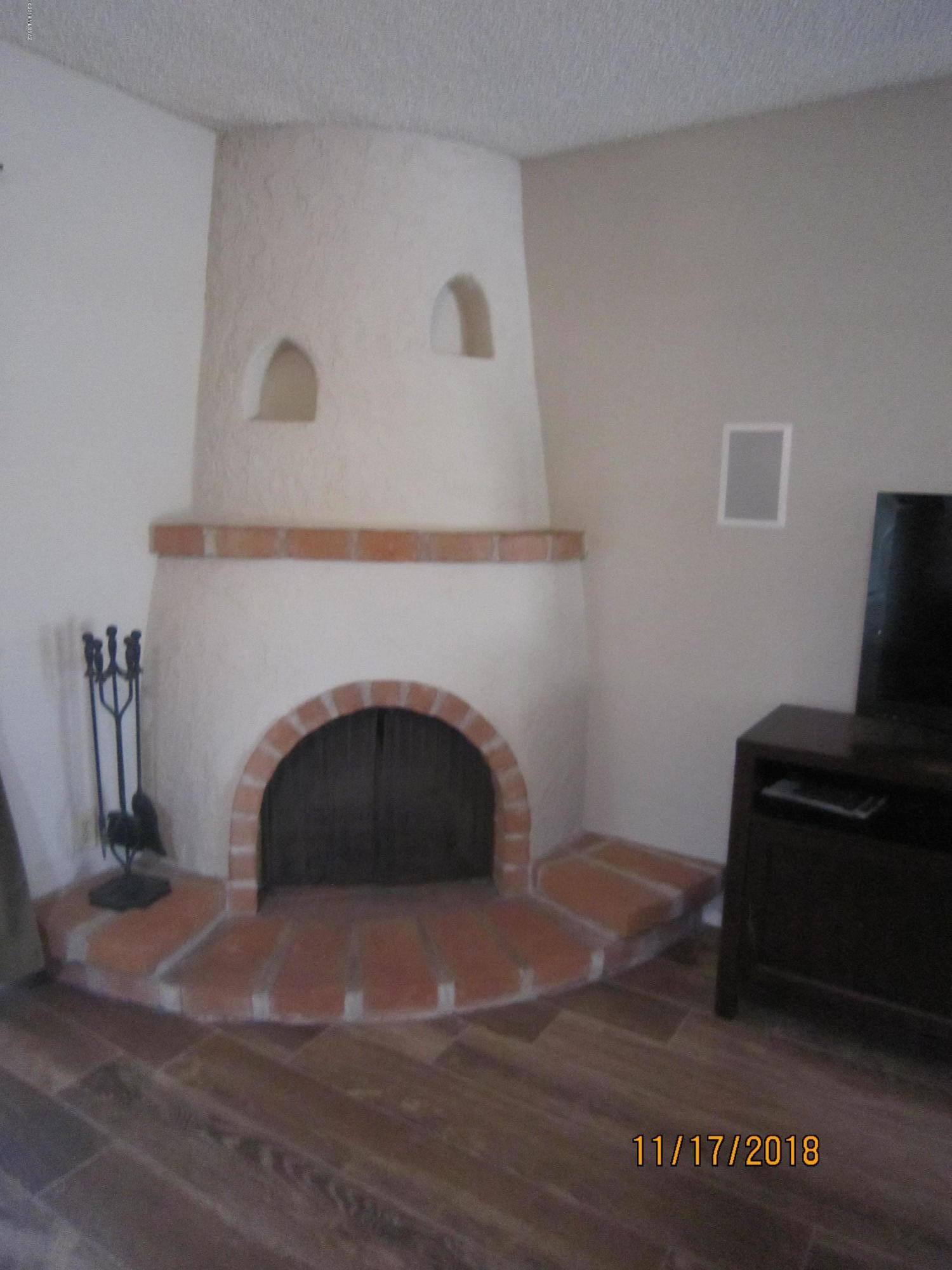 Vista Del Rio (1-217) - Residential Lease