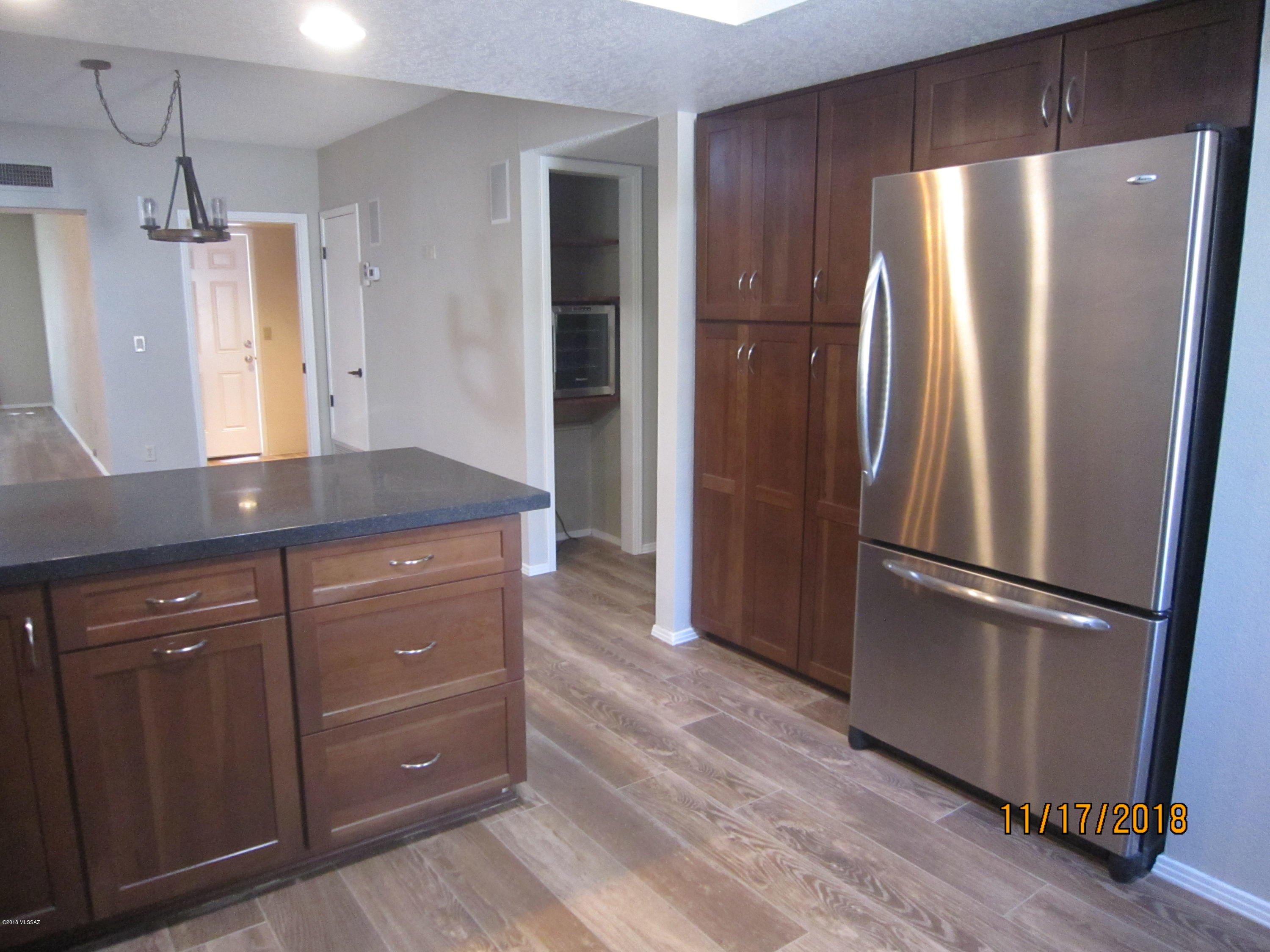 Vista Del Rio (1-217) - Residential Lease