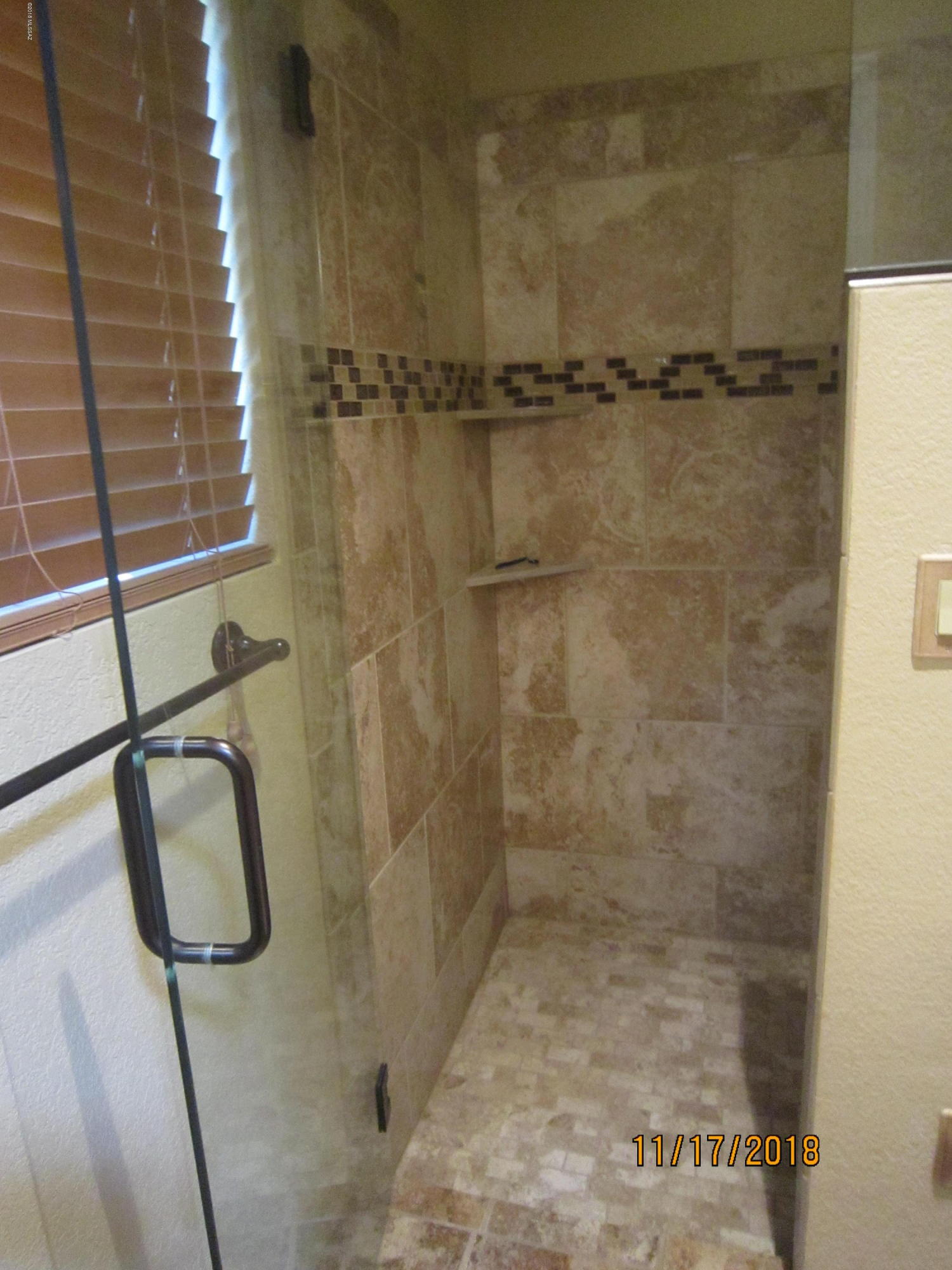 Vista Del Rio (1-217) - Residential Lease