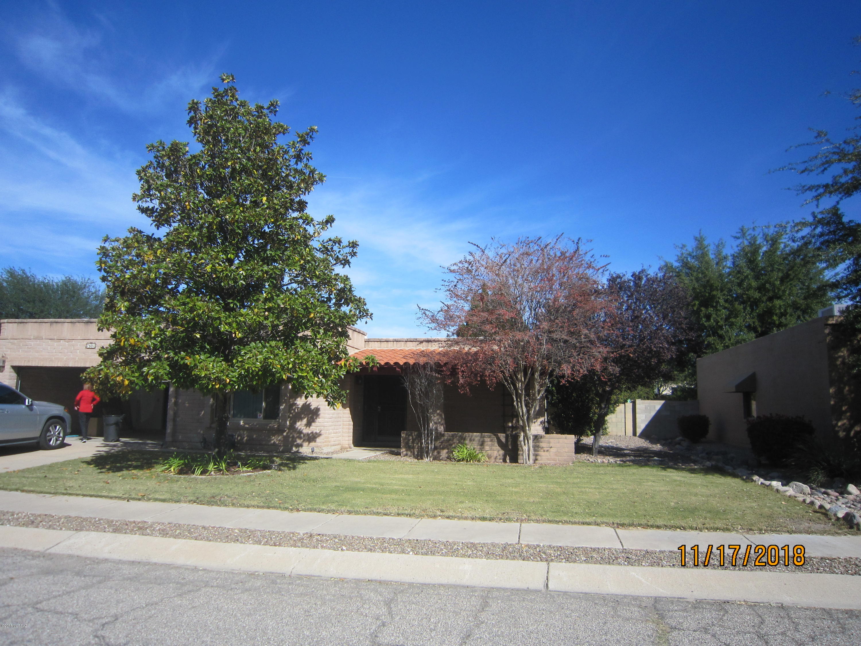 Vista Del Rio (1-217) - Residential Lease