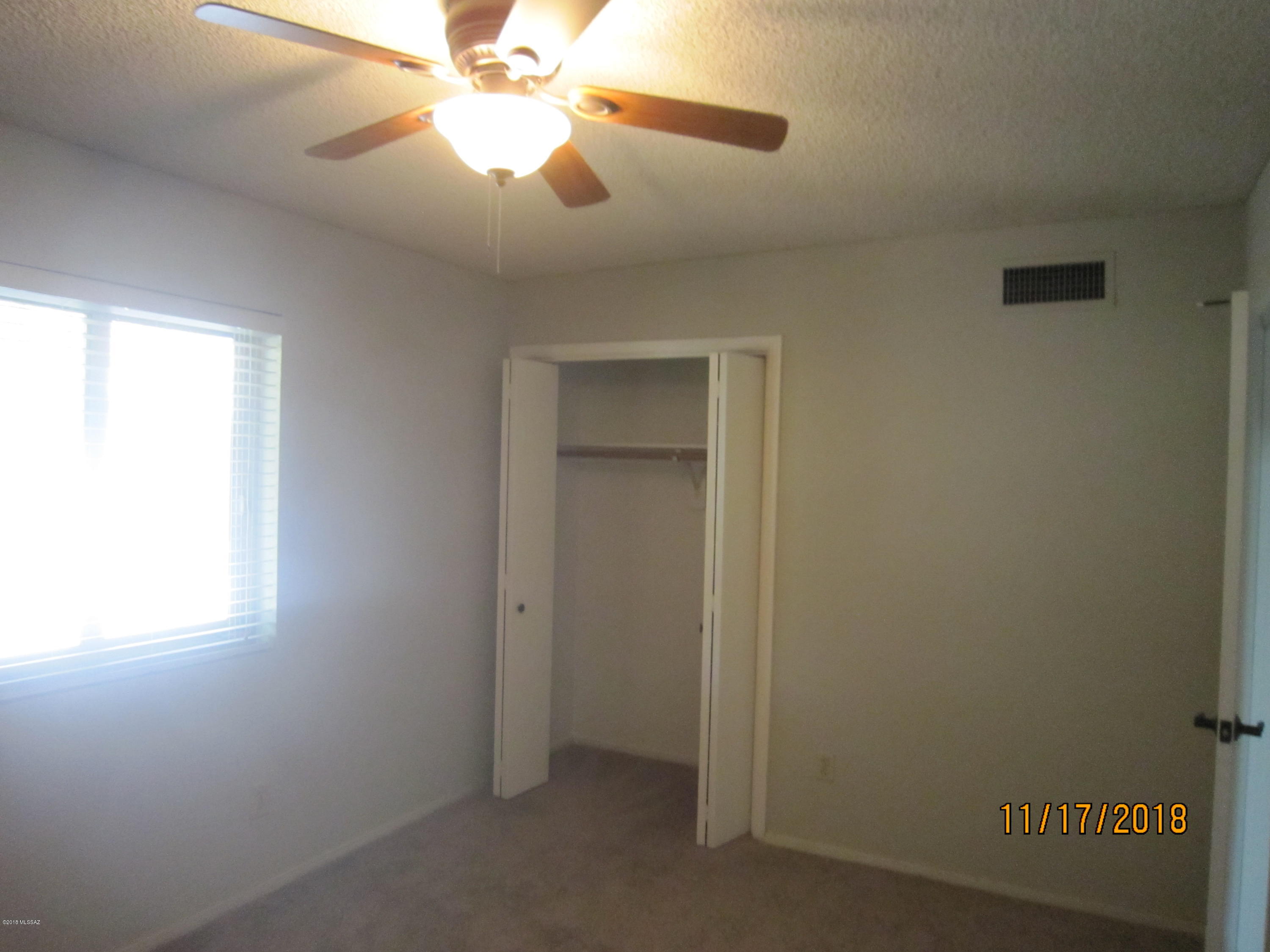 Vista Del Rio (1-217) - Residential Lease