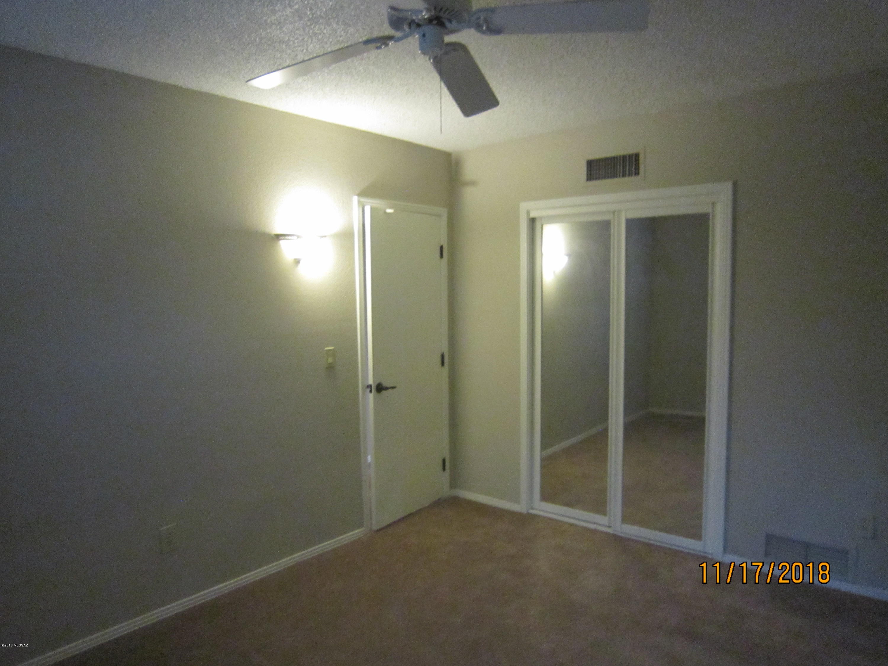 Vista Del Rio (1-217) - Residential Lease