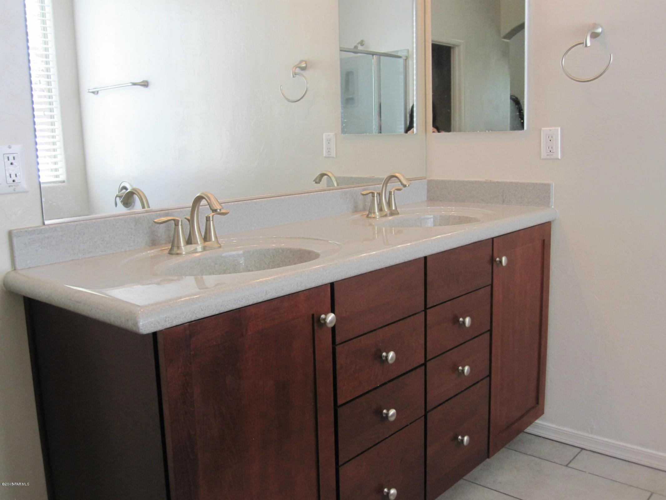 Somerset Canyon Neighborhood 10, Par. X,Y - Residential Lease