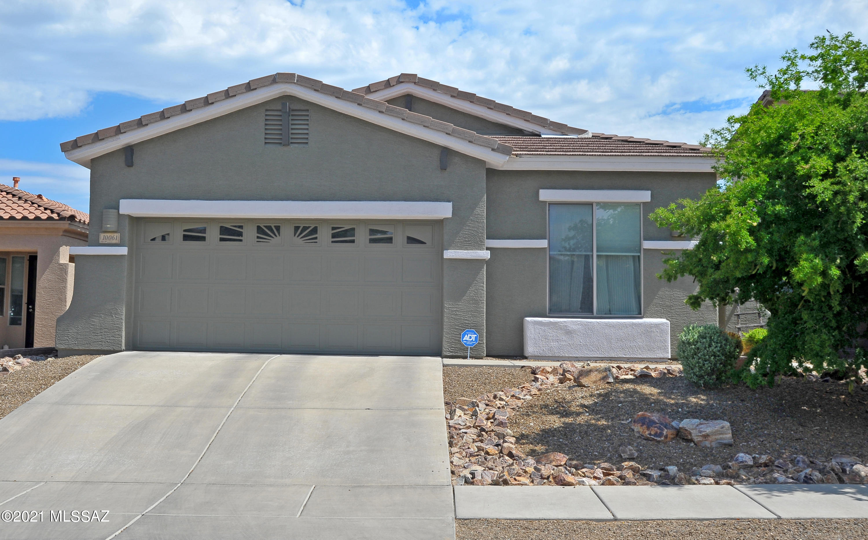 Prime location in the prestigious Rancho Paraiso Community! This Meritage built home boasts of an open floor plan, plenty of natural light, 10' ceilings, split bedrooms, den/office can easily be converted into a 4th bedroom. Large kitchen, stainless steel appliances and plenty of cabinets! Serene backyard has been professionally landscaped. 3 car tandem garage has plenty of room for the larger vehicles. Exterior house painted in 2020, water heater 2020, newly wood window blinds and ceiling fans. 1 year Home Warranty included! The community has a nearby park, picnic tables and a multi sport court. Close to shopping and restaurants.