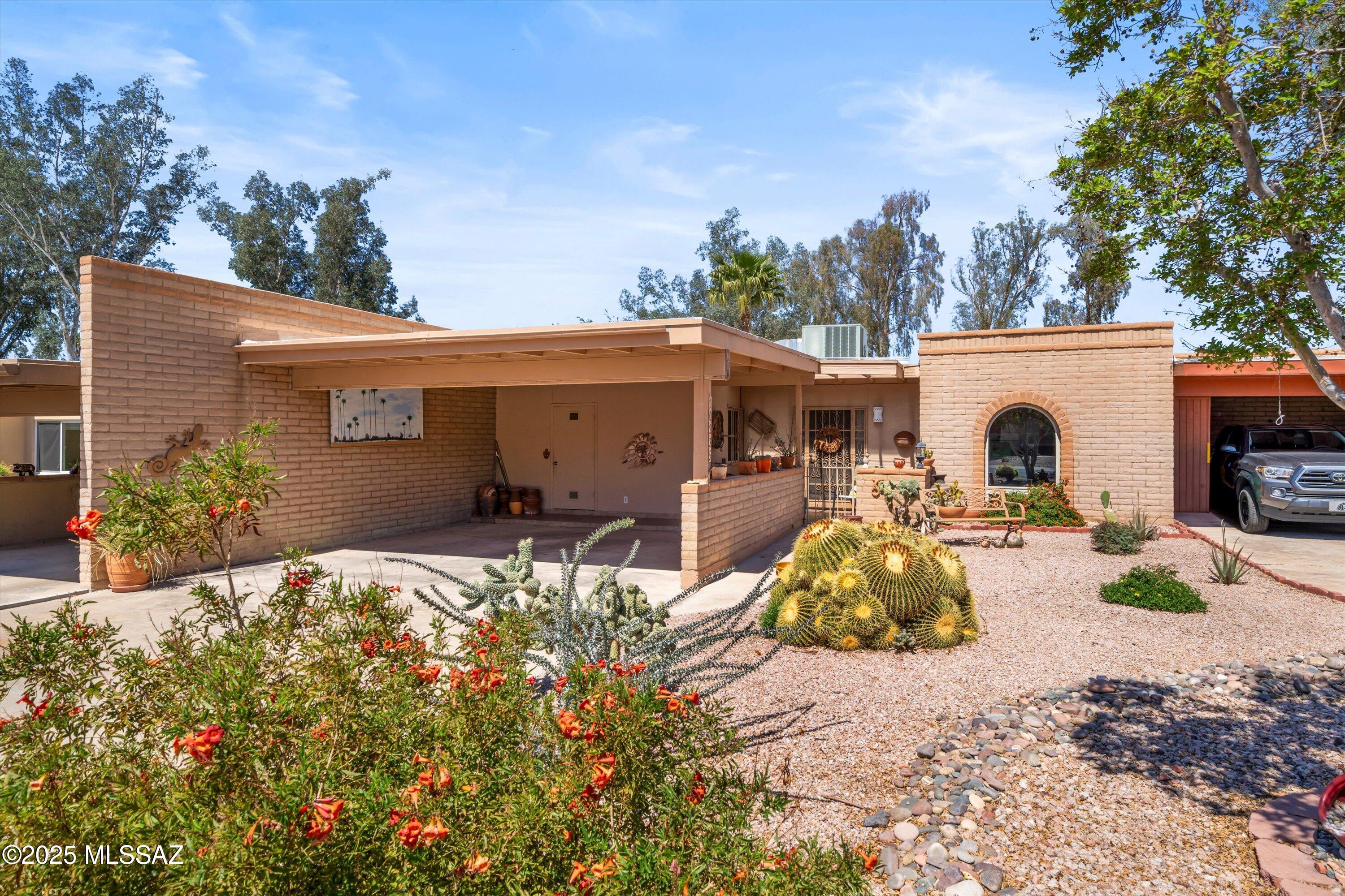 Oro Valley Townhouses (47-52, 58-91) - Residential
