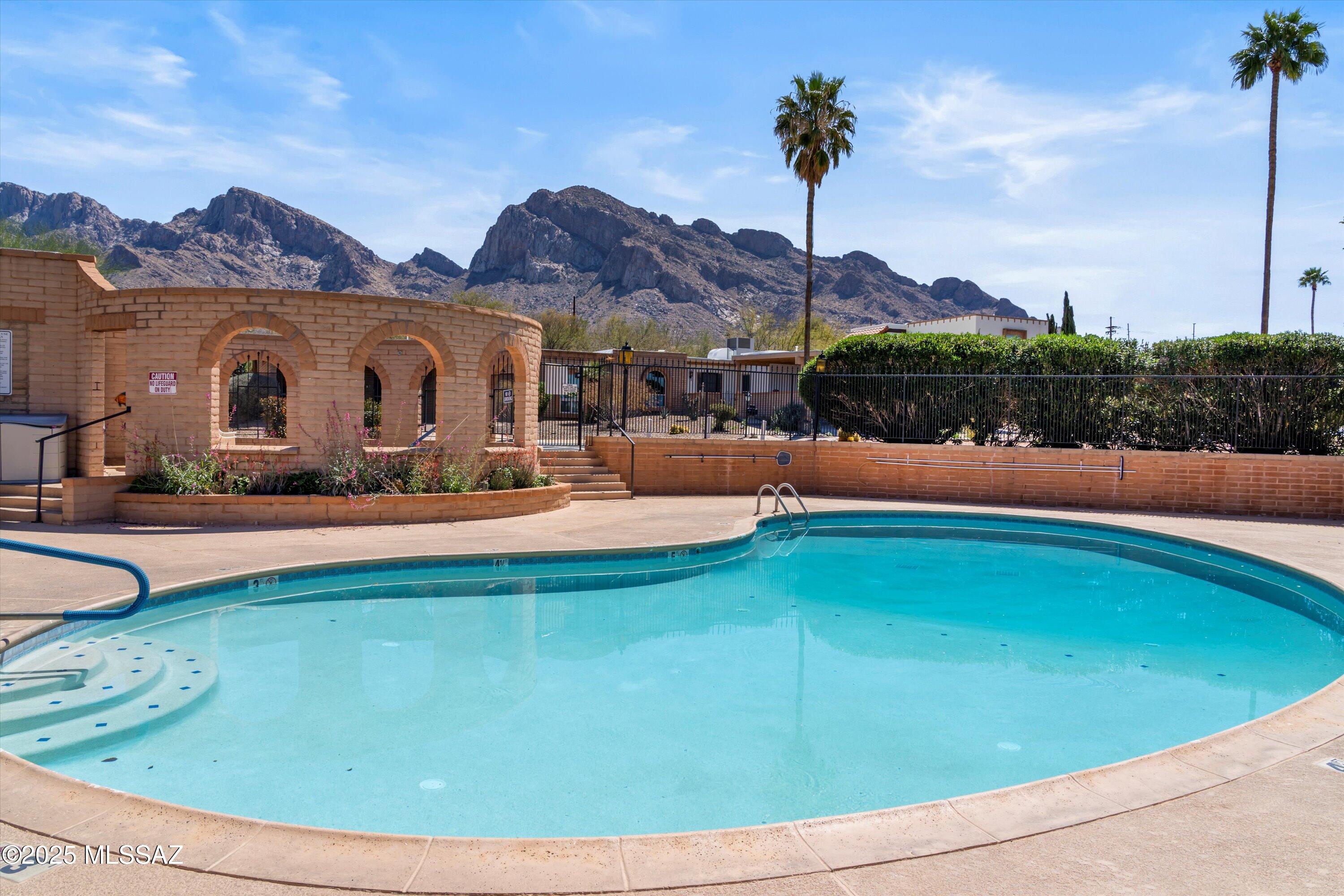 Oro Valley Townhouses (47-52, 58-91) - Residential