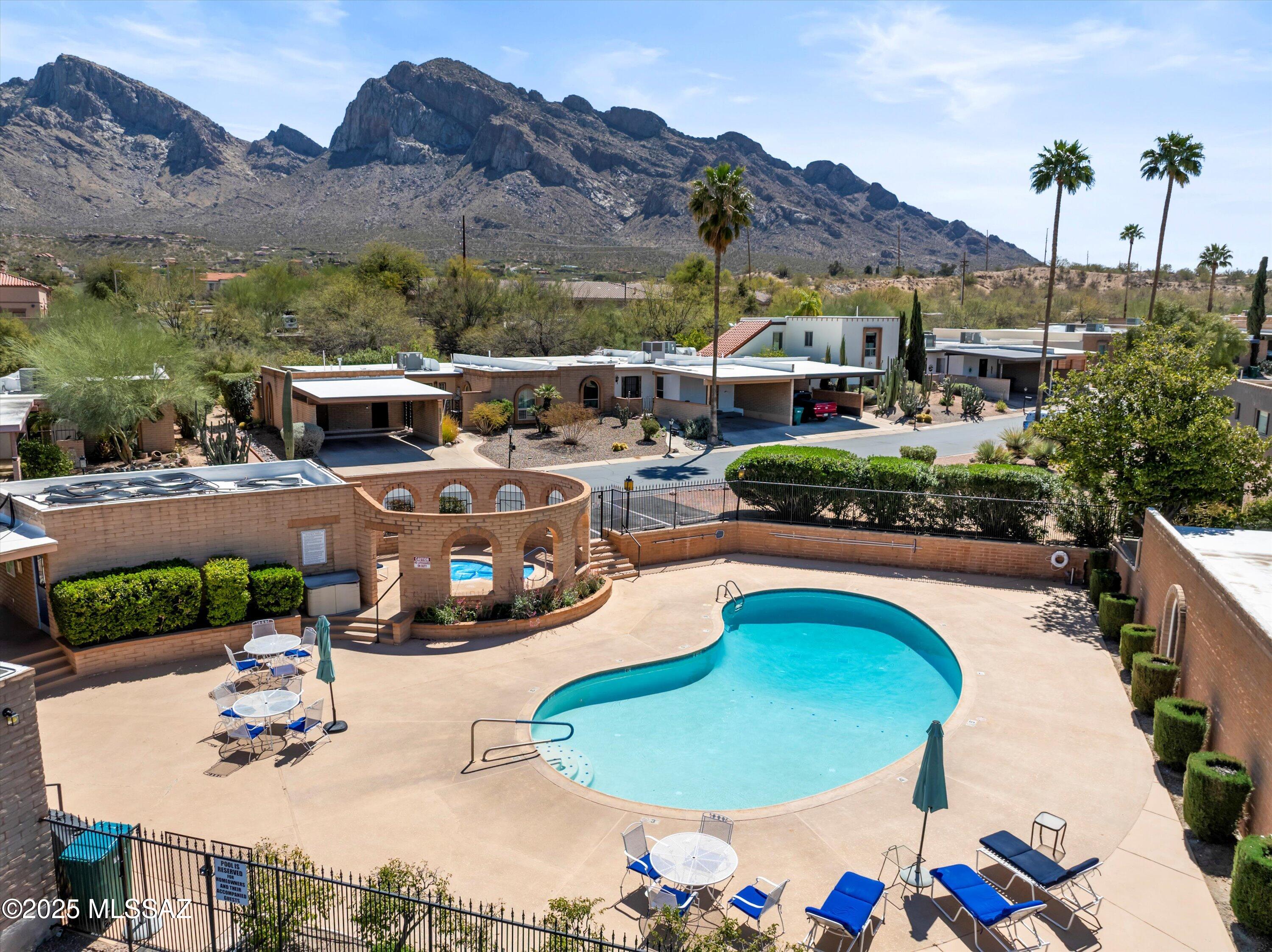 Oro Valley Townhouses (47-52, 58-91) - Residential