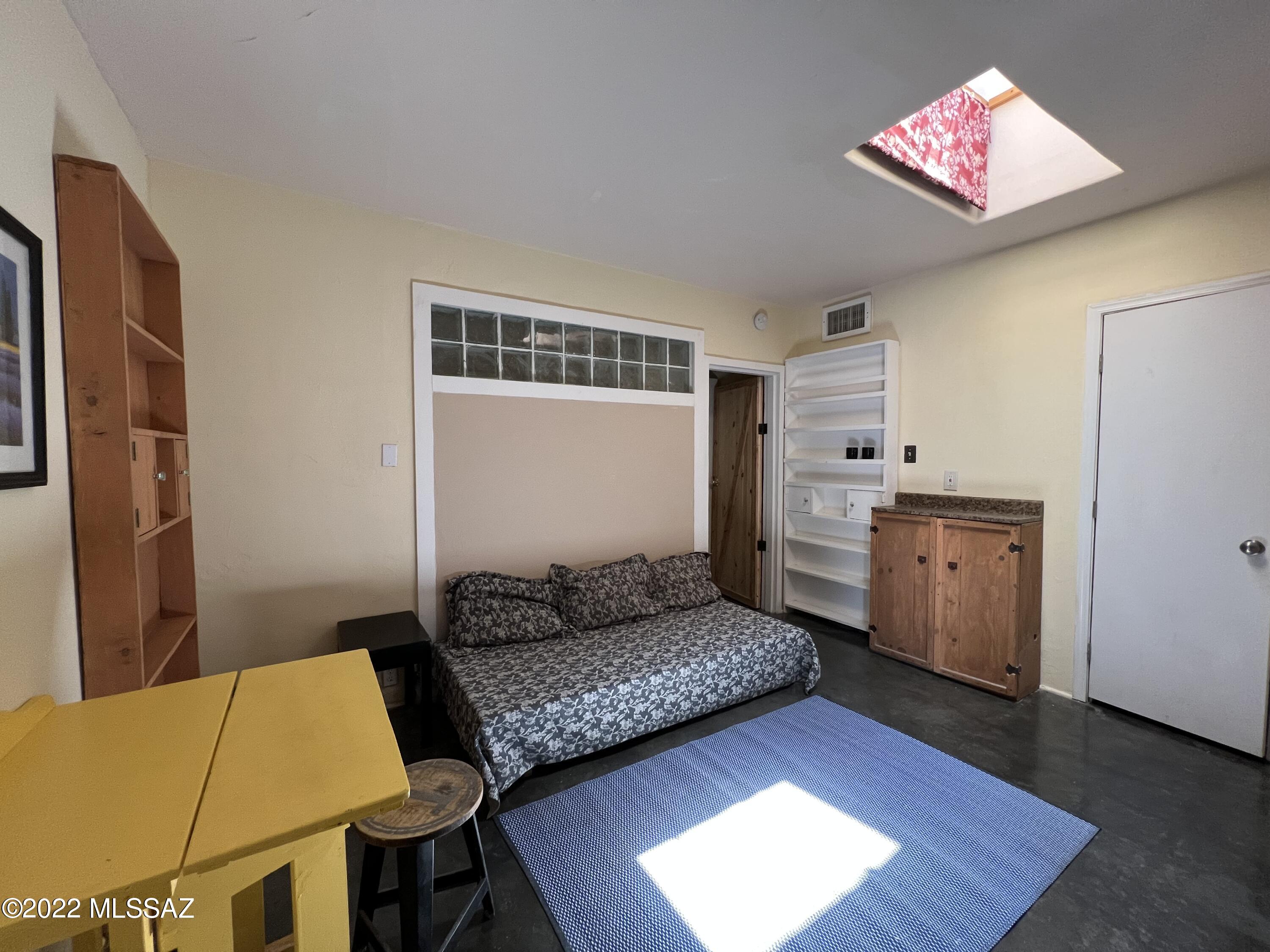 La Mirada (1-8) - Residential Lease
