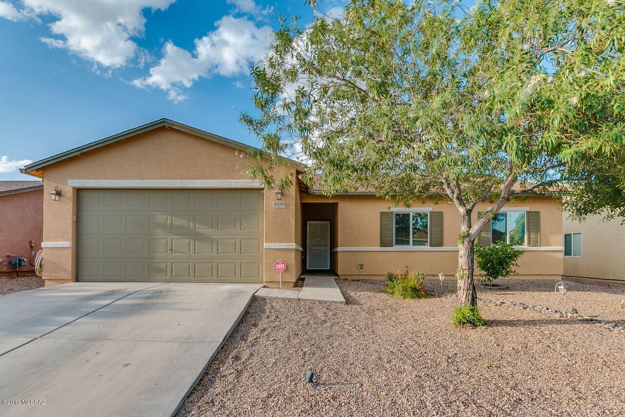 Look no further! Walk into this Beautiful 3br, 2bth home + Den that boost 9ft ceilings with an open contemporary floor plan .This home features fans in every room, 42'' upper kitchen cabinets, executive height cabinetry in bathrooms, surround sound system, washer and dryer,updated bathrooms, security doors, and an backyard perfect for entertainment including a built in BBQ and Gazebo sitting on wood decking platform. Dont let this home get away!