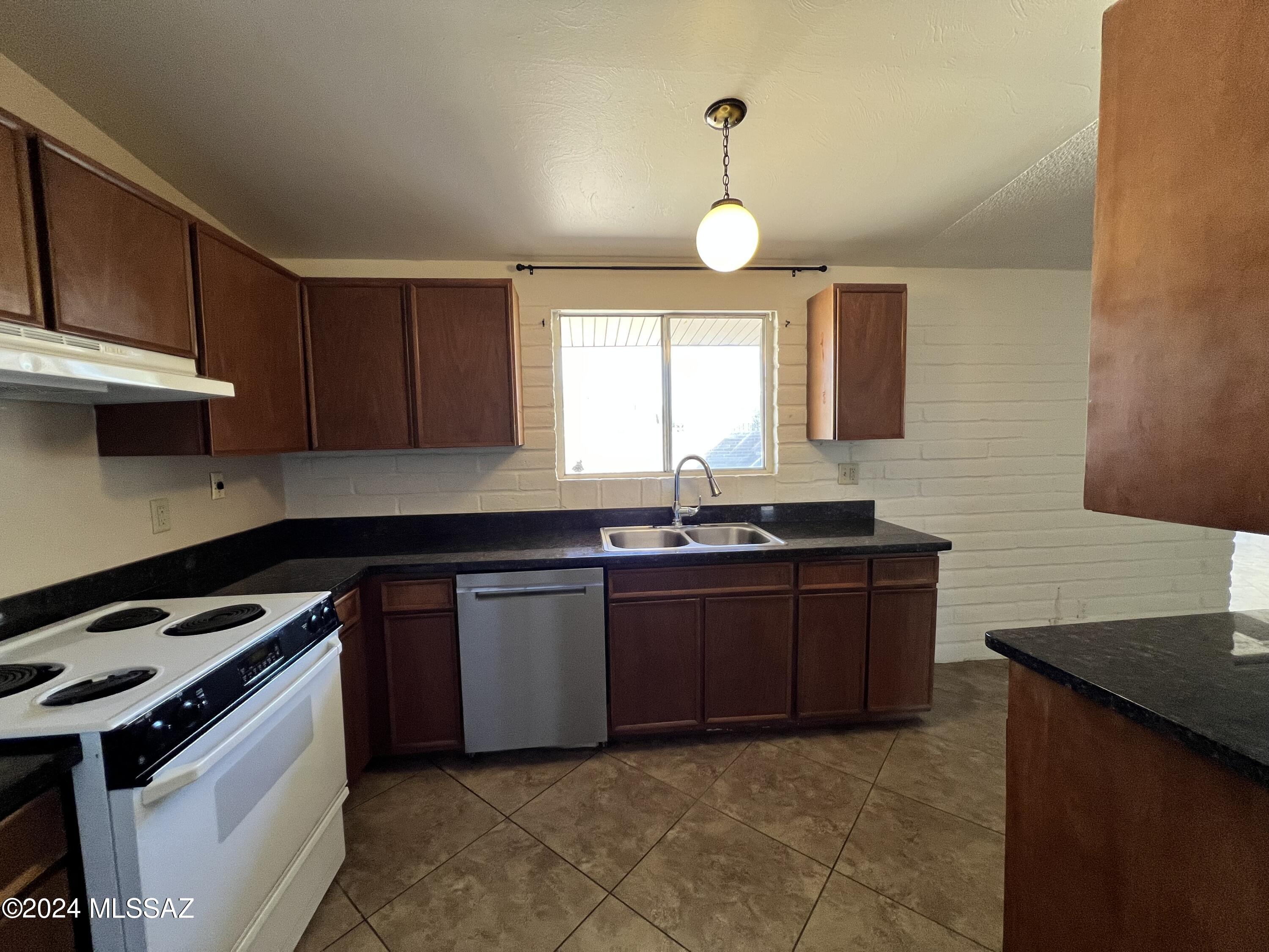 Sunset Manor(1-92) - Residential