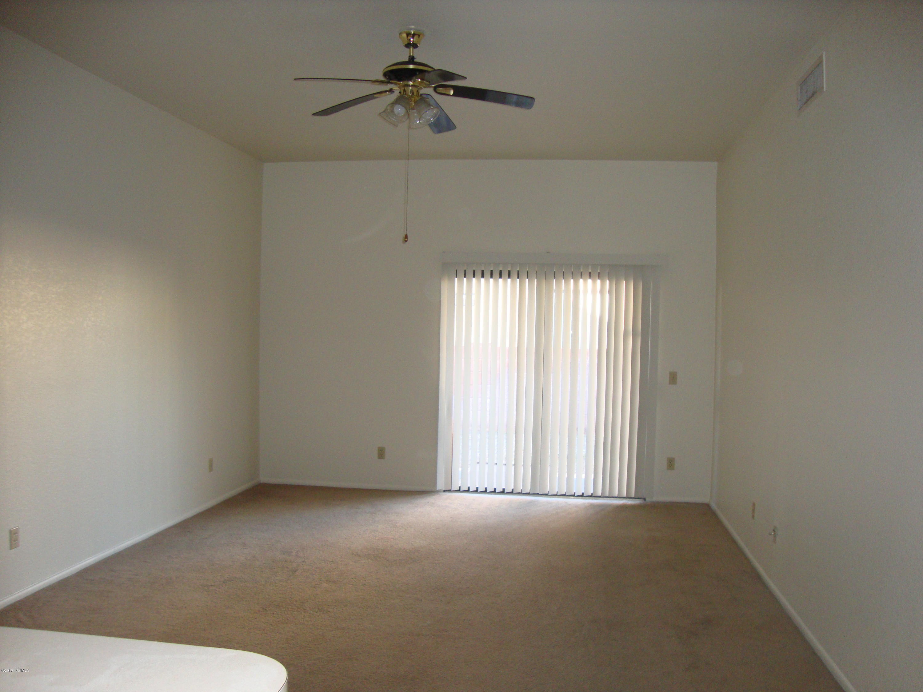 Hacienda Del Oro (1-78) - Residential Lease