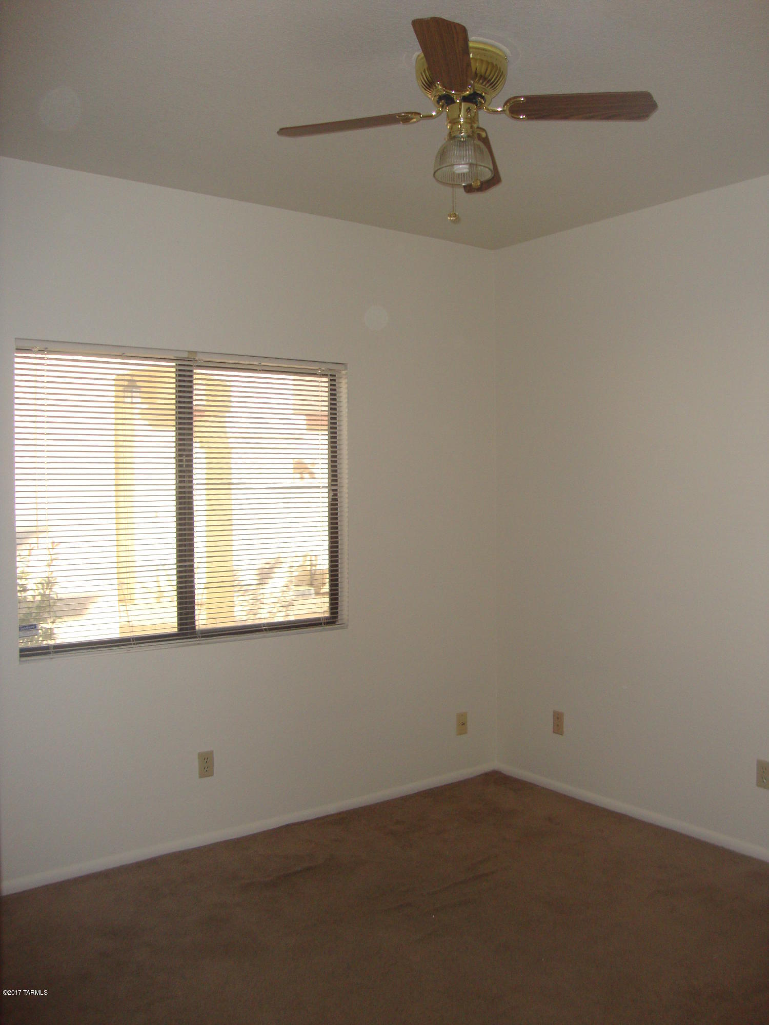 Hacienda Del Oro (1-78) - Residential Lease