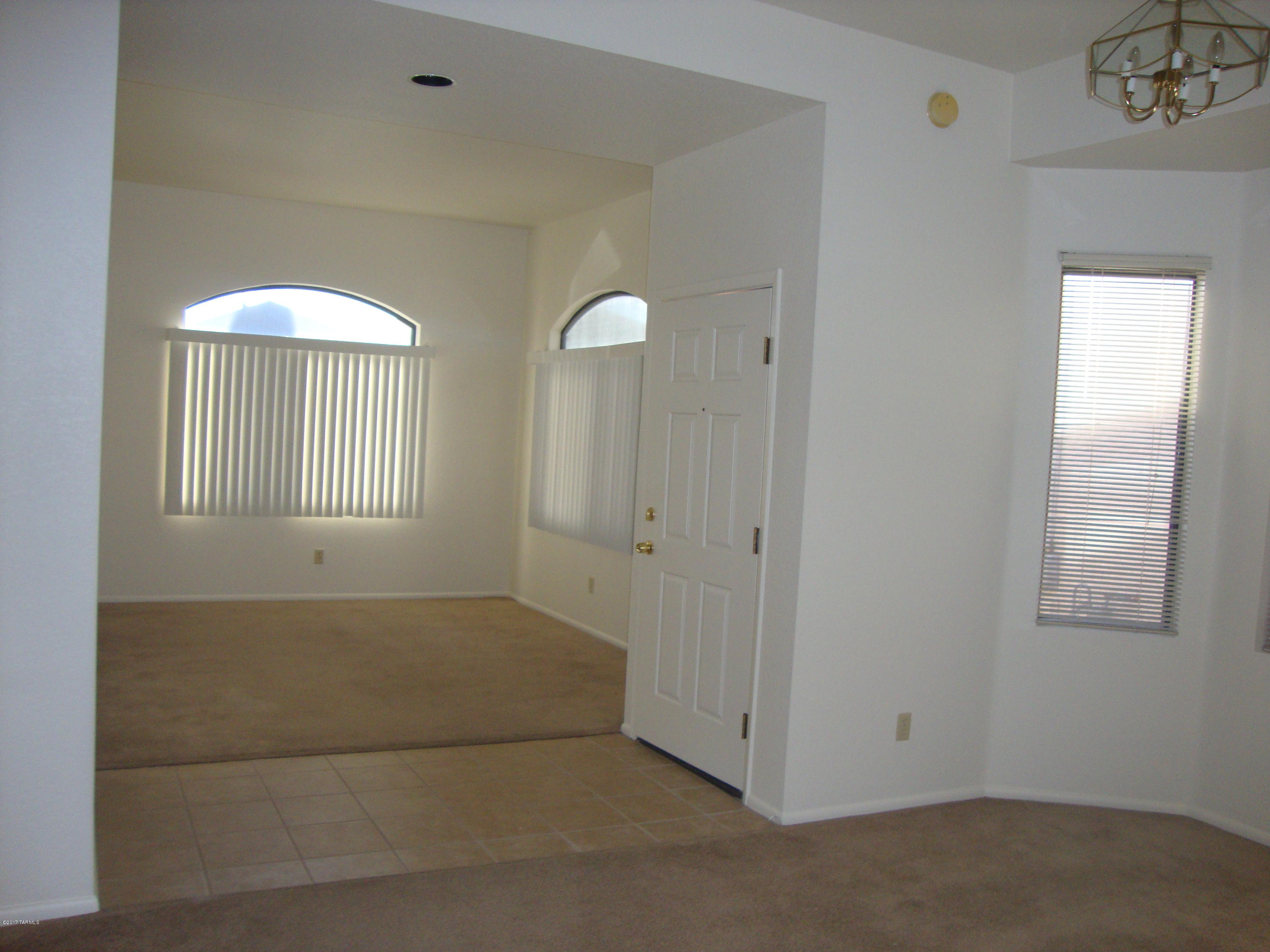 Hacienda Del Oro (1-78) - Residential Lease