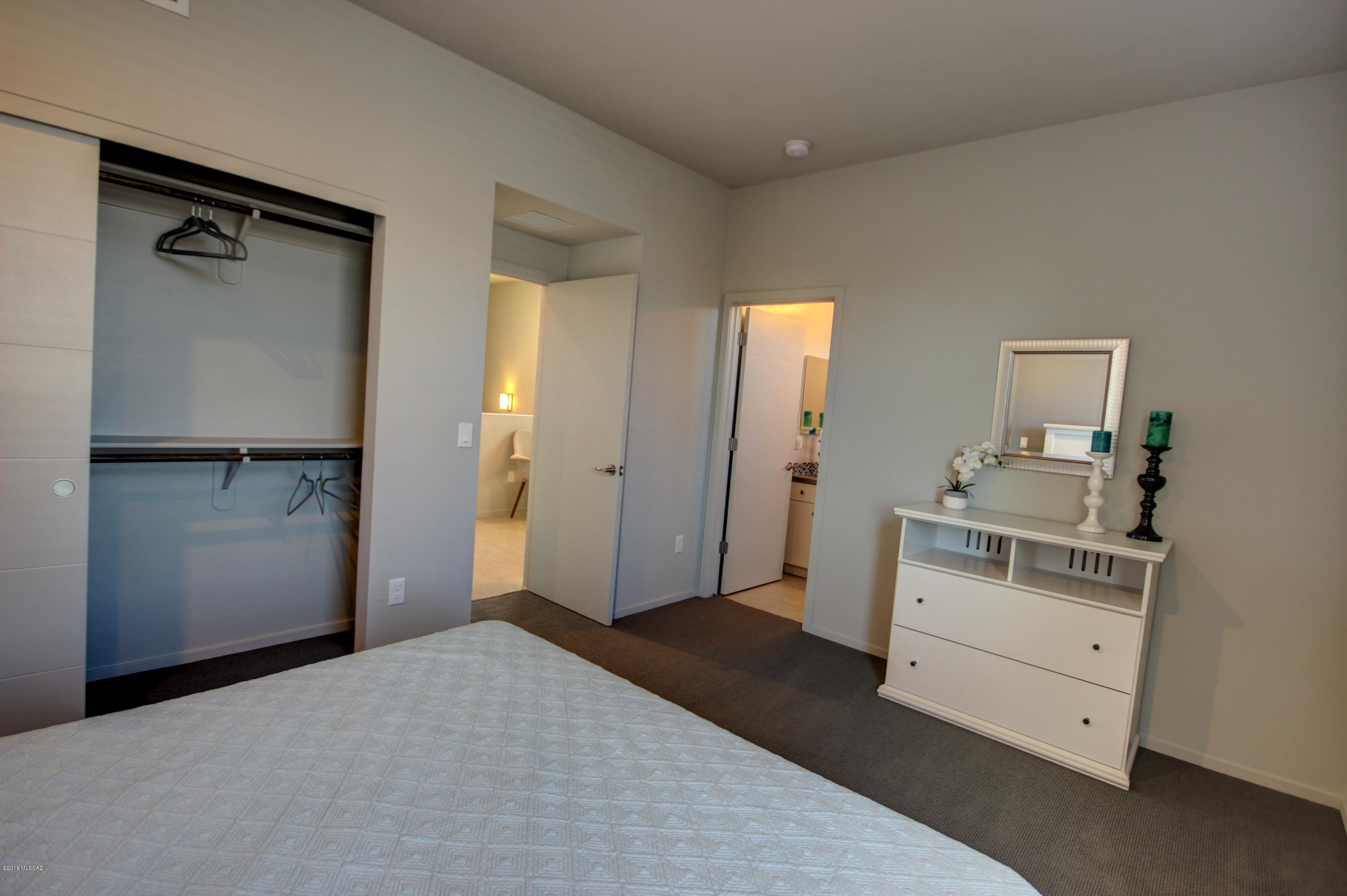 Camino Modern SQ20180120608 - Residential