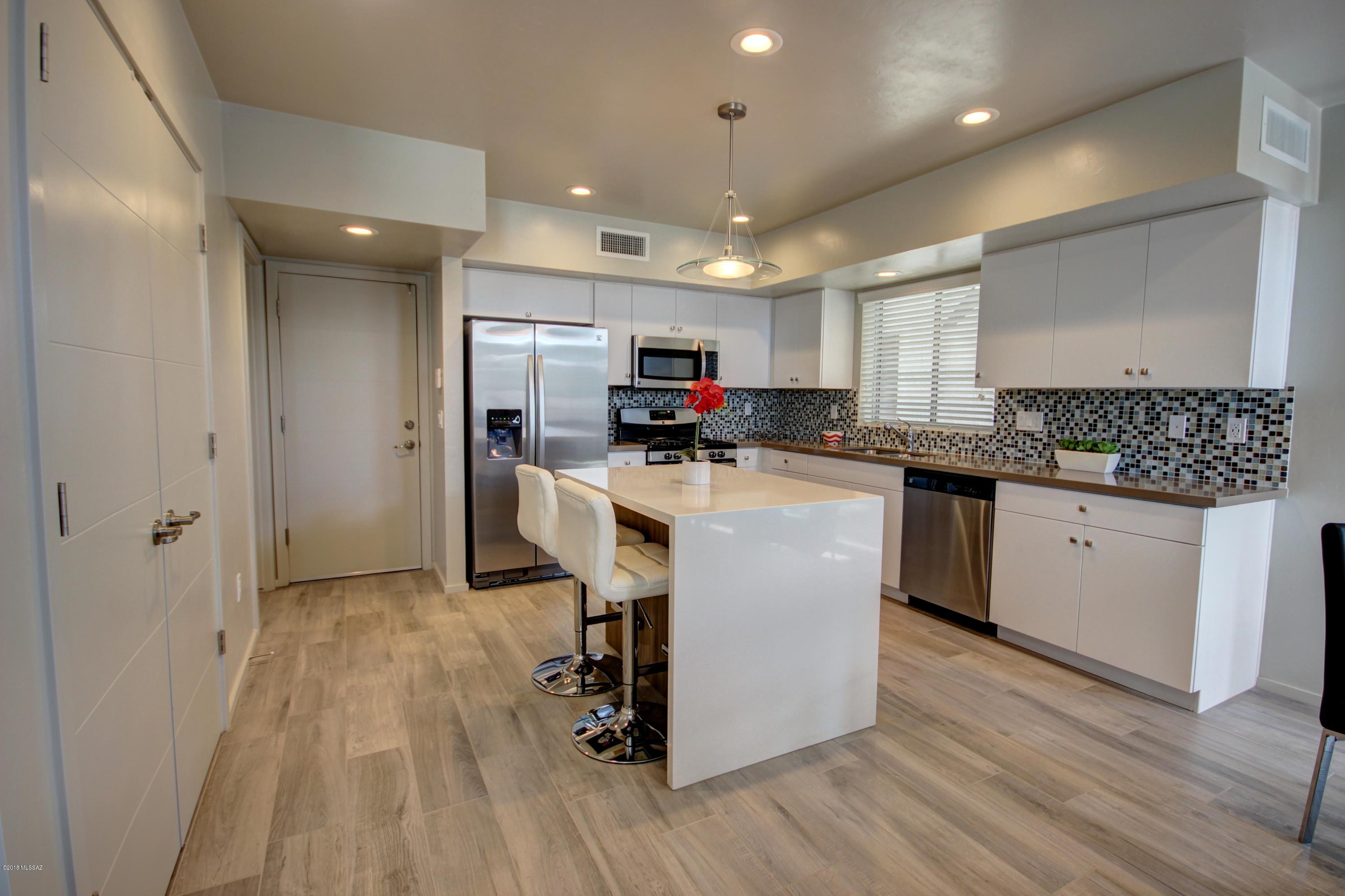 Camino Modern SQ20180120608 - Residential