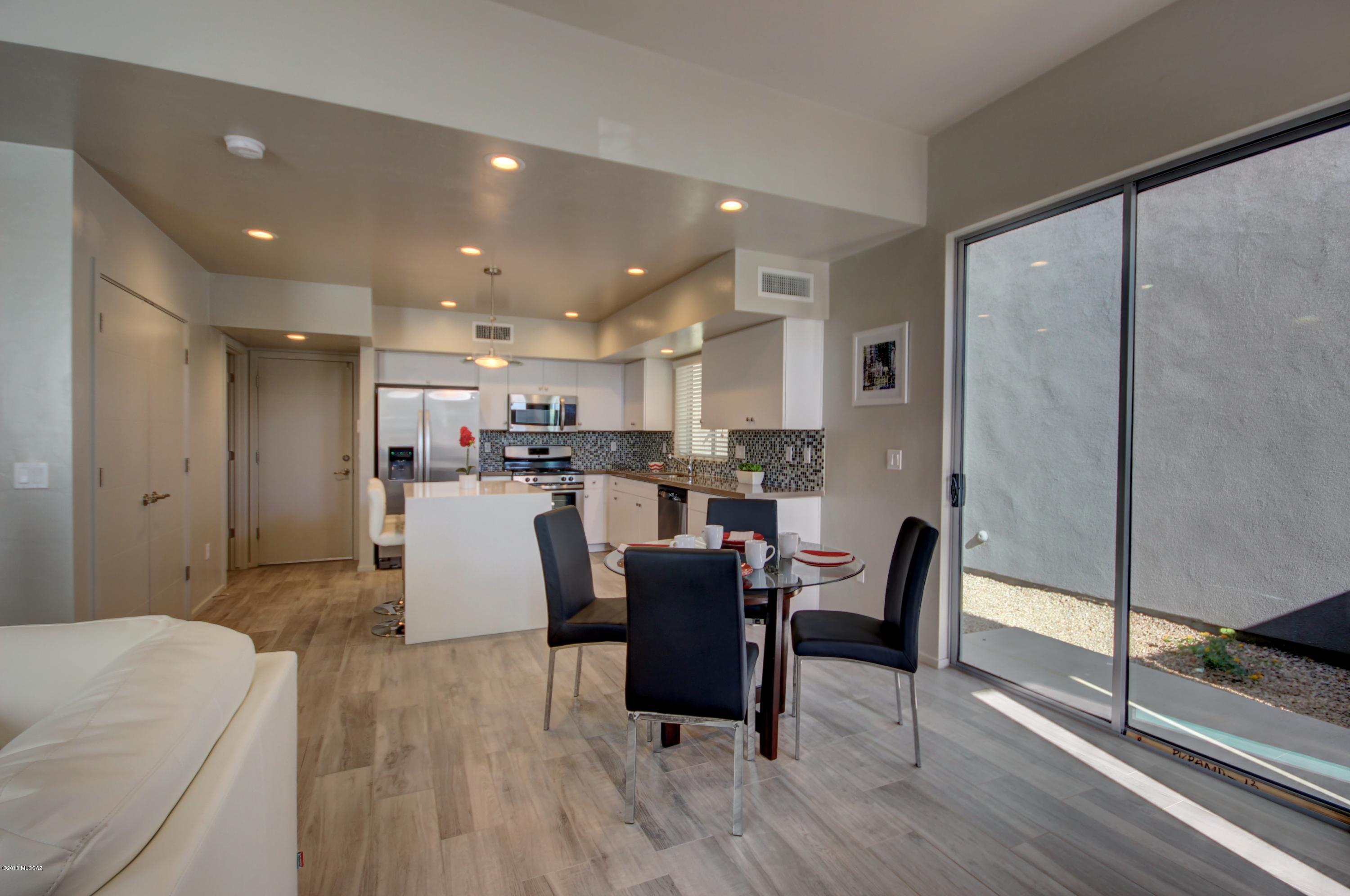 Camino Modern SQ20180120608 - Residential
