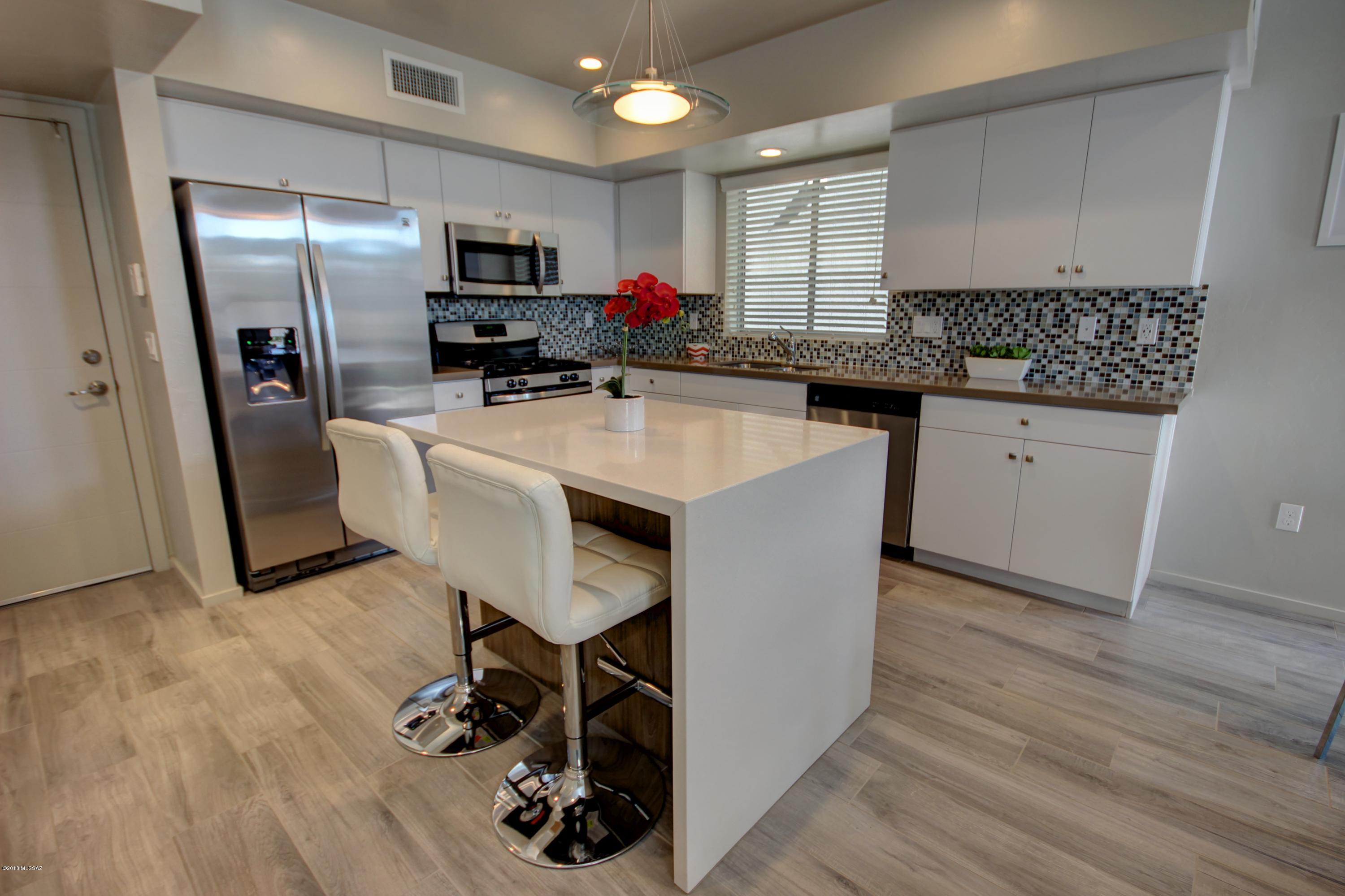 Camino Modern SQ20180120608 - Residential