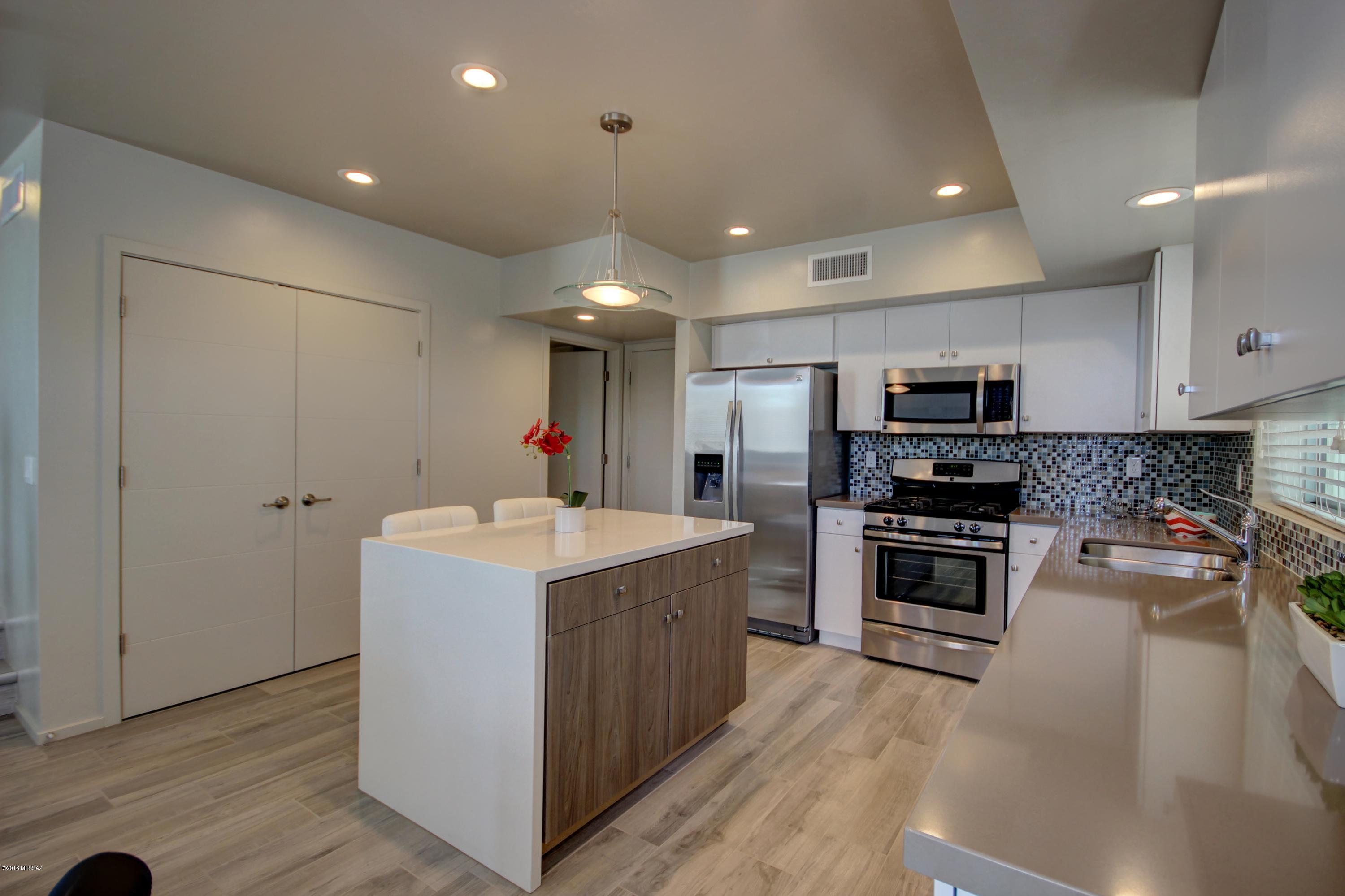 Camino Modern SQ20180120608 - Residential