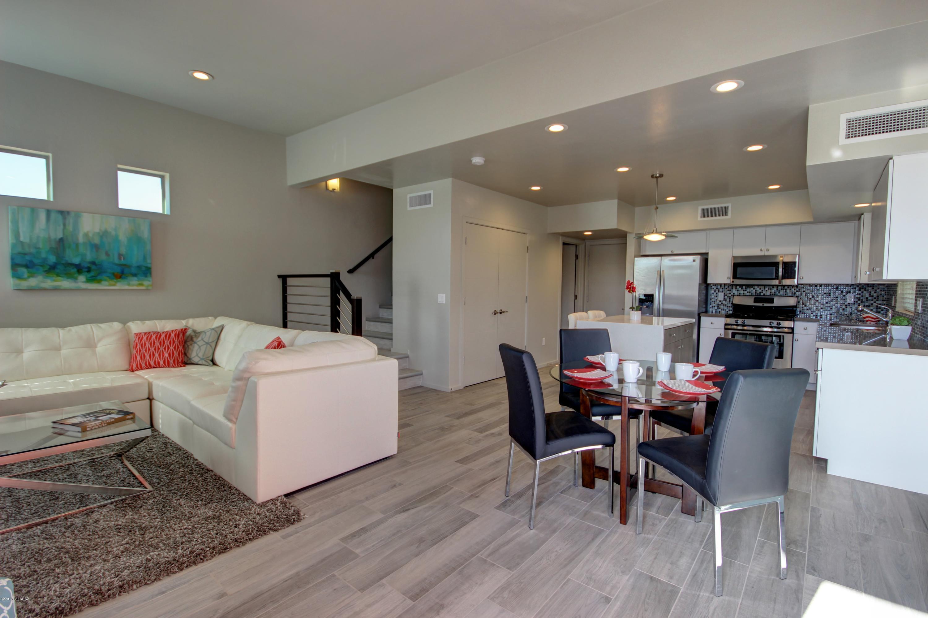Camino Modern SQ20180120608 - Residential