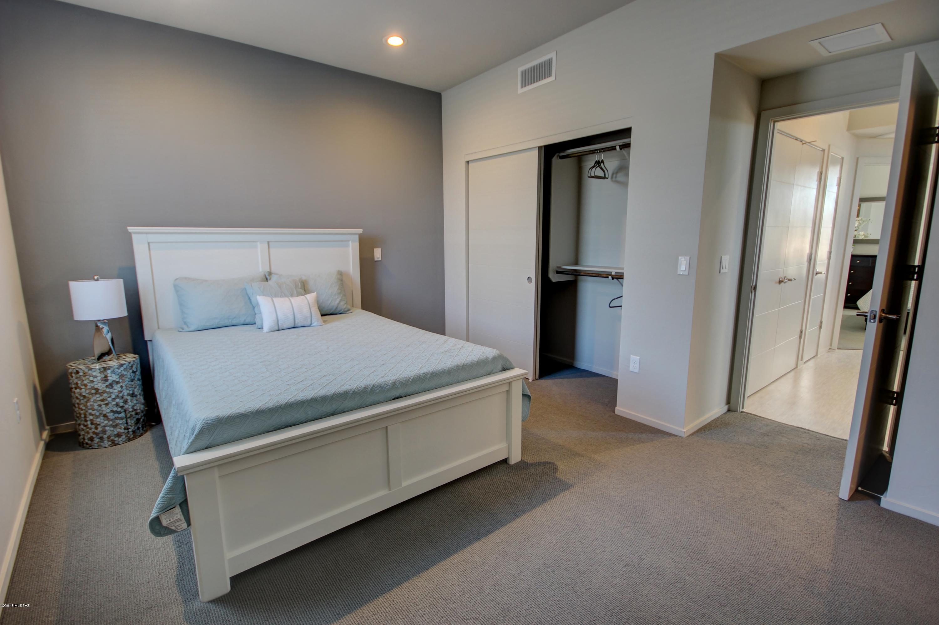 Camino Modern SQ20180120608 - Residential