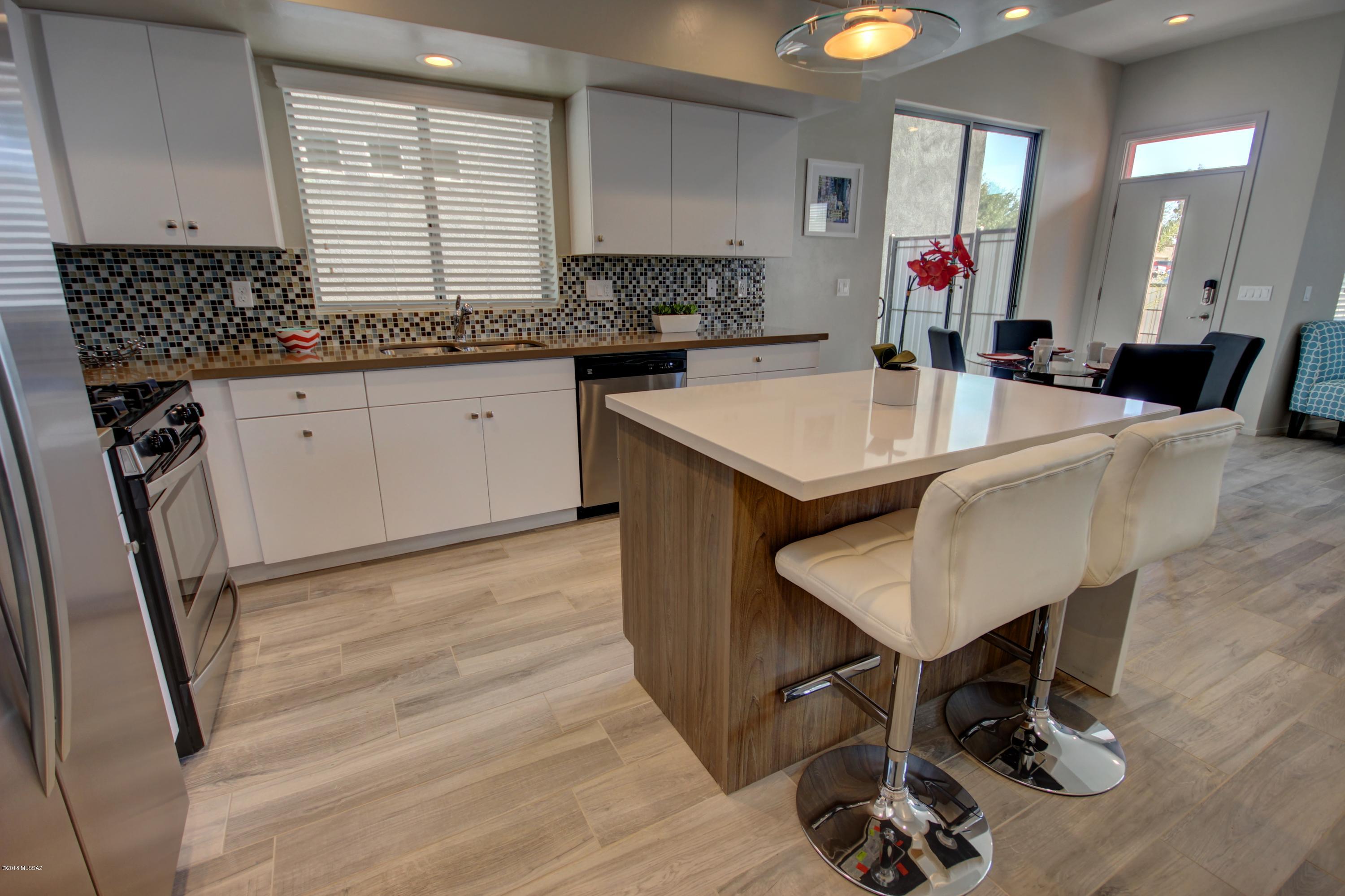 Camino Modern SQ20180120608 - Residential