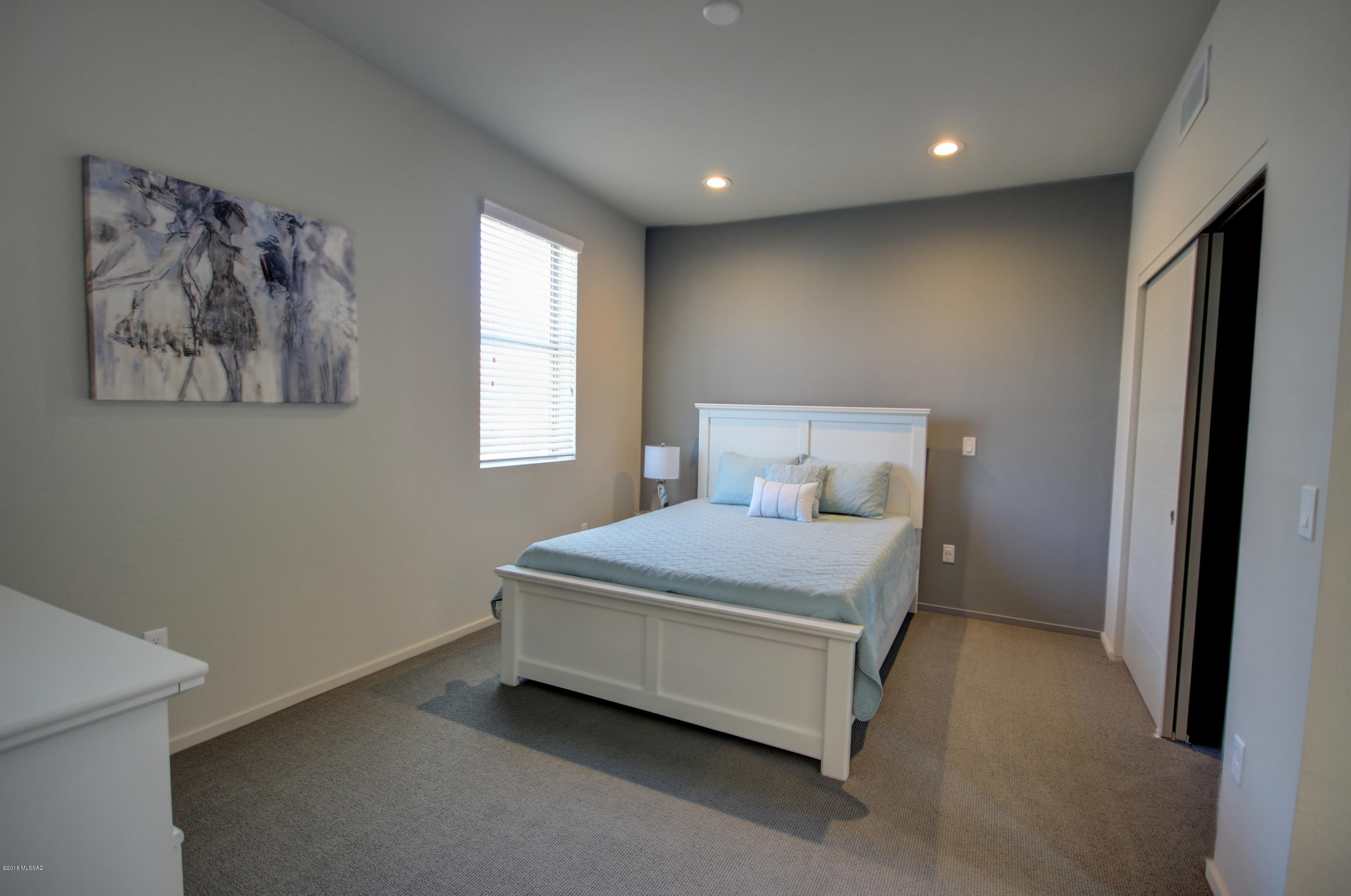 Camino Modern SQ20180120608 - Residential