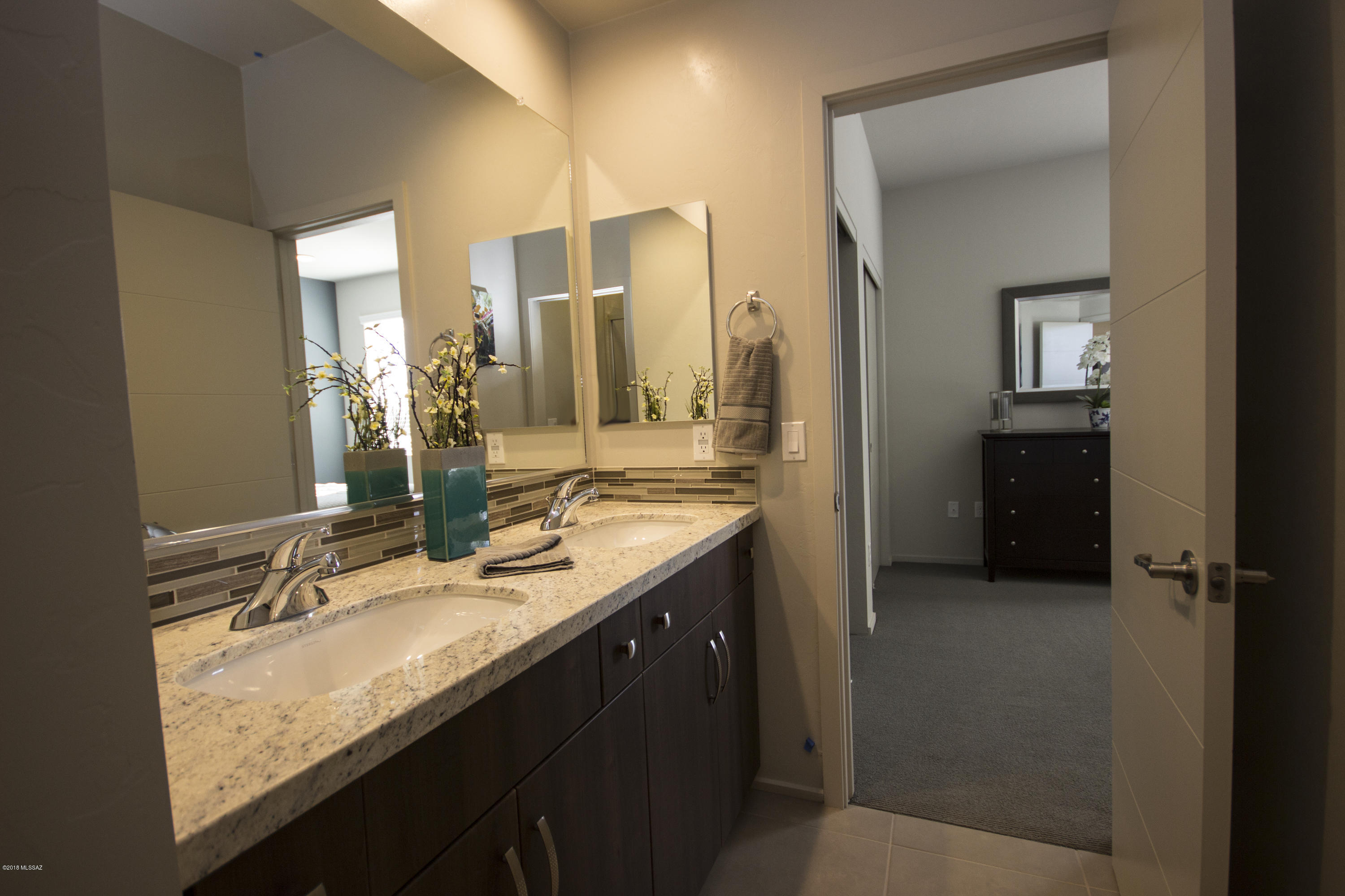 Camino Modern SQ20180120608 - Residential