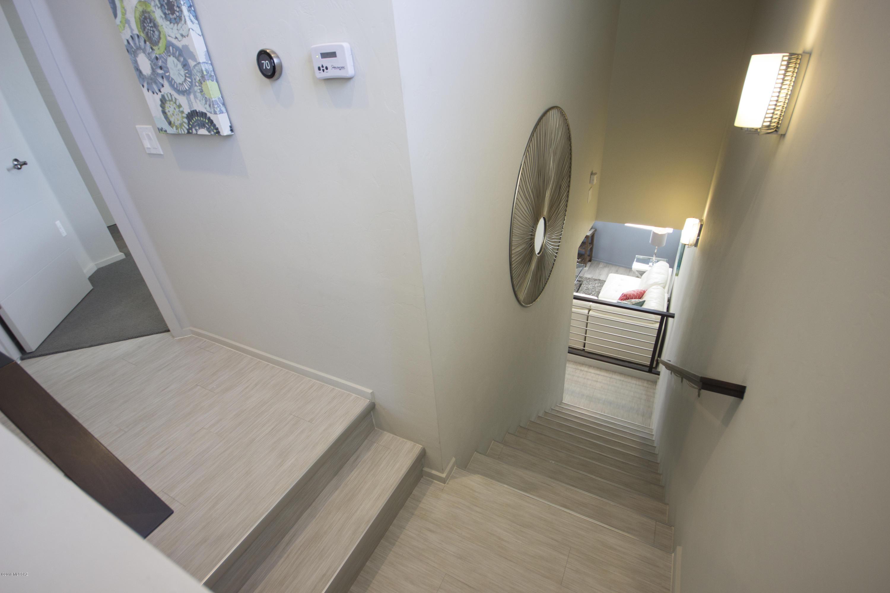 Camino Modern SQ20180120608 - Residential