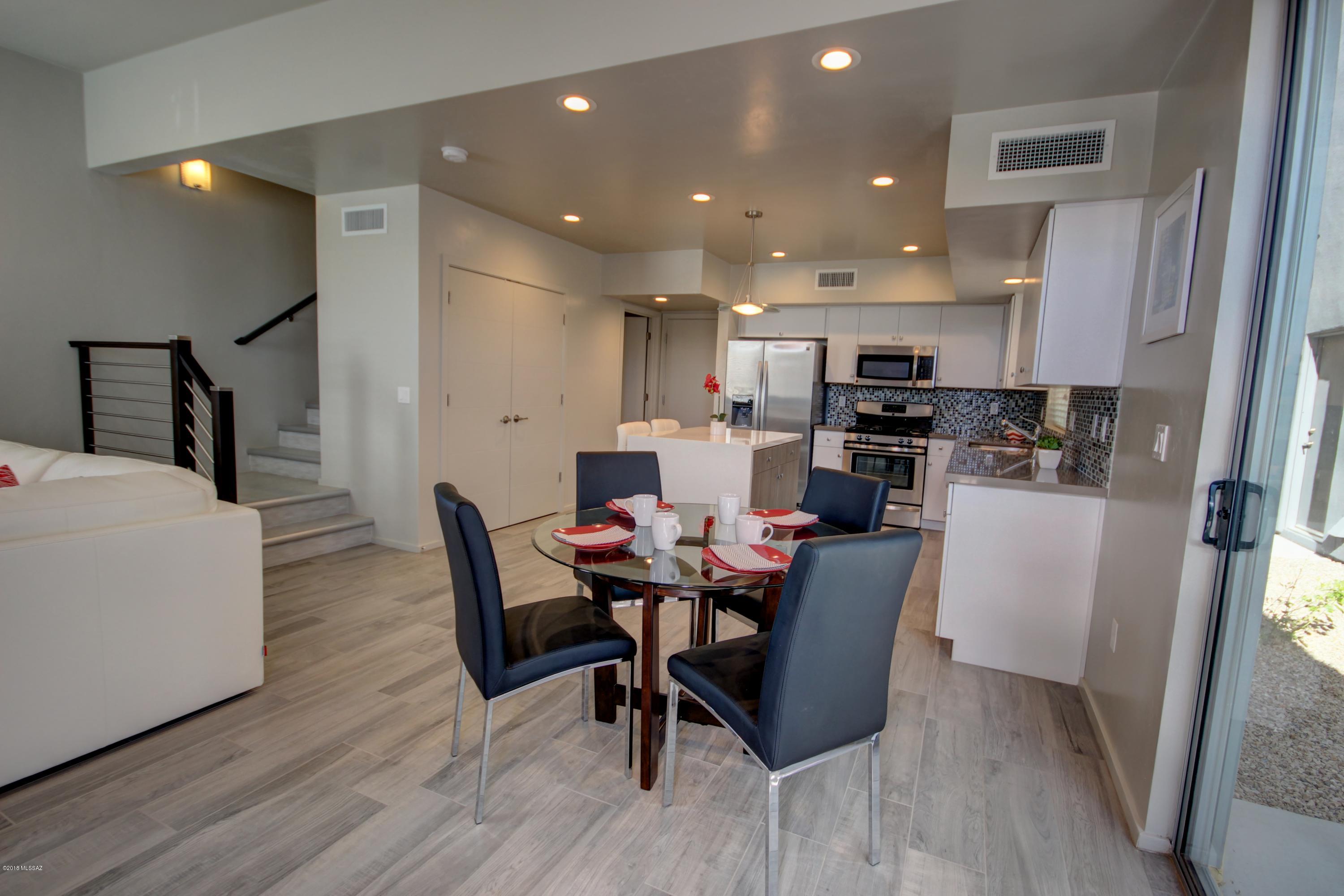 Camino Modern SQ20180120608 - Residential