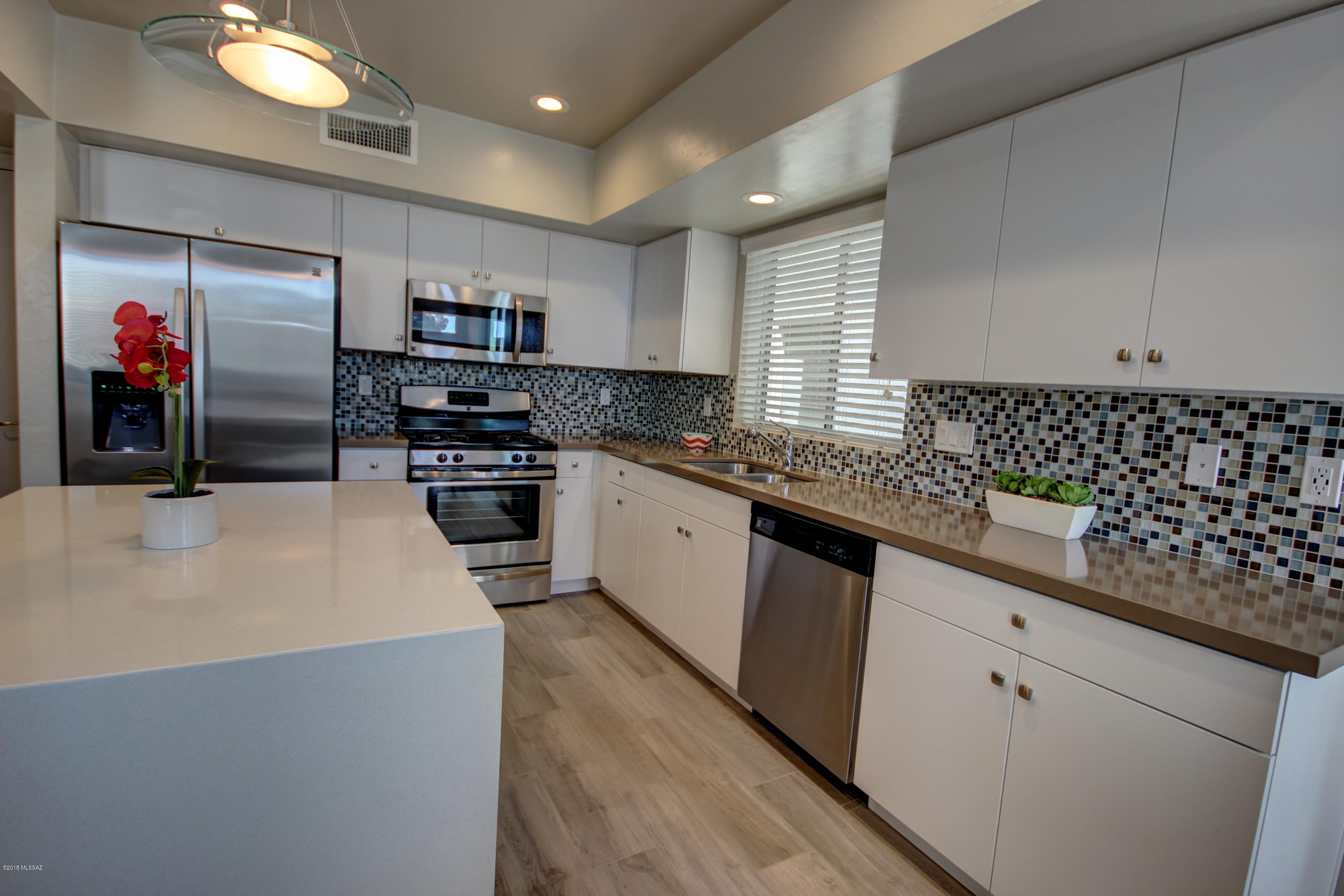 Camino Modern SQ20180120608 - Residential