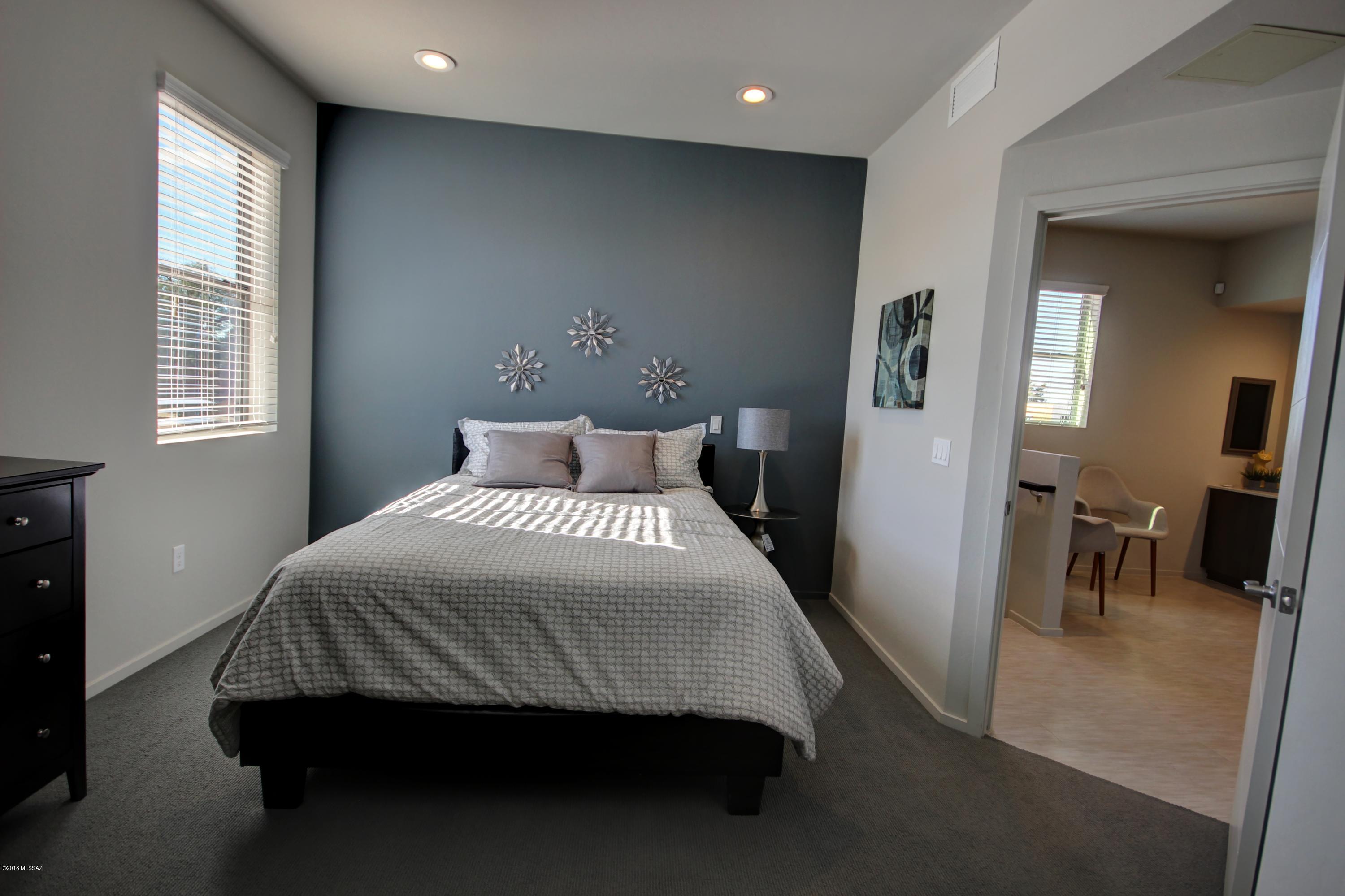 Camino Modern SQ20180120608 - Residential