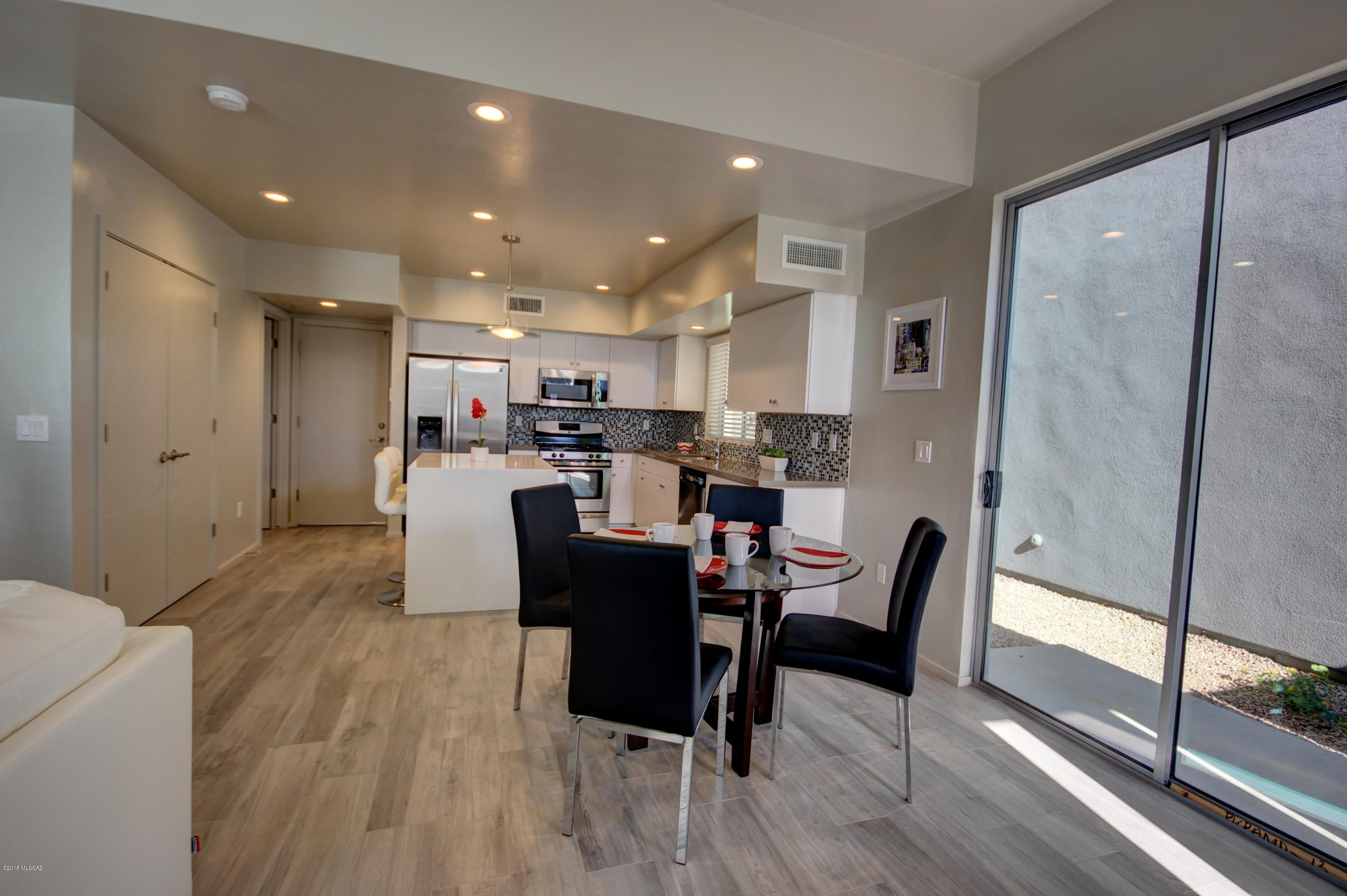 Camino Modern SQ20180120608 - Residential
