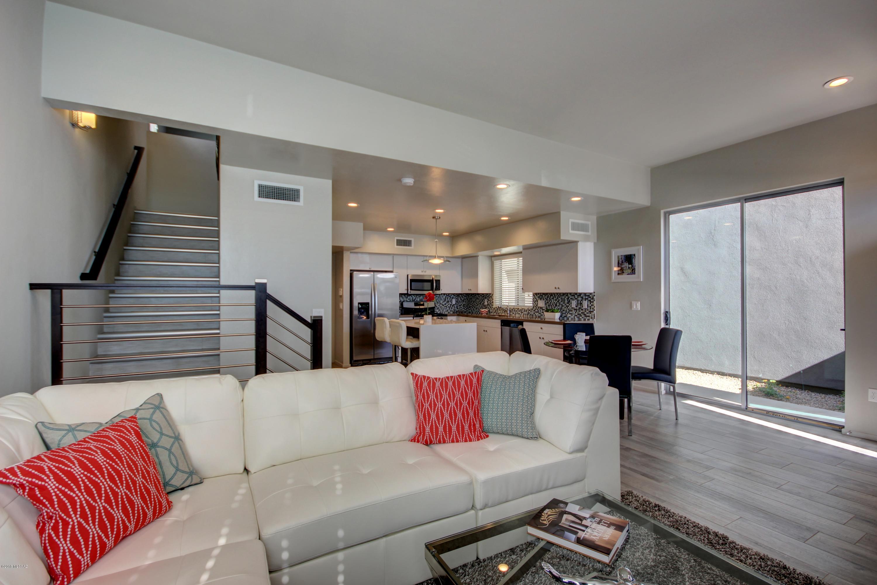 Camino Modern SQ20180120608 - Residential