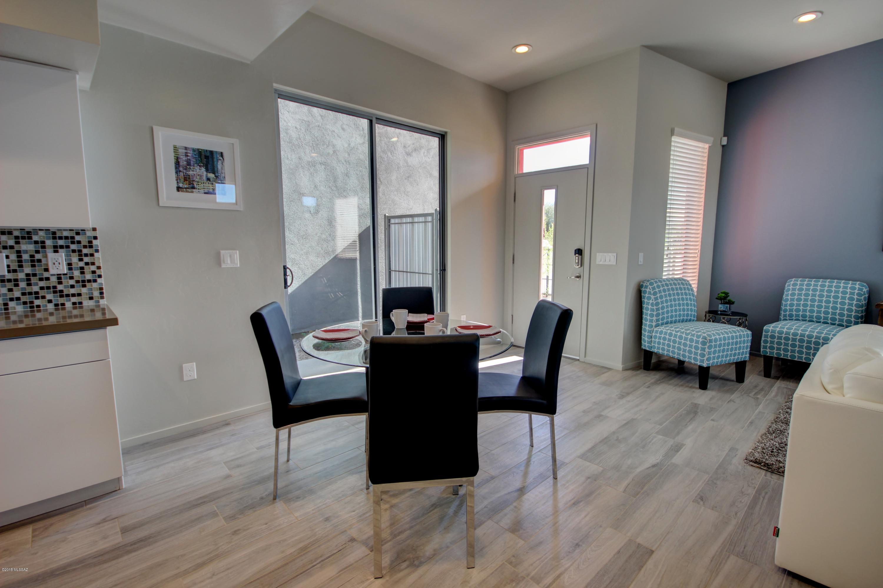 Camino Modern SQ20180120608 - Residential