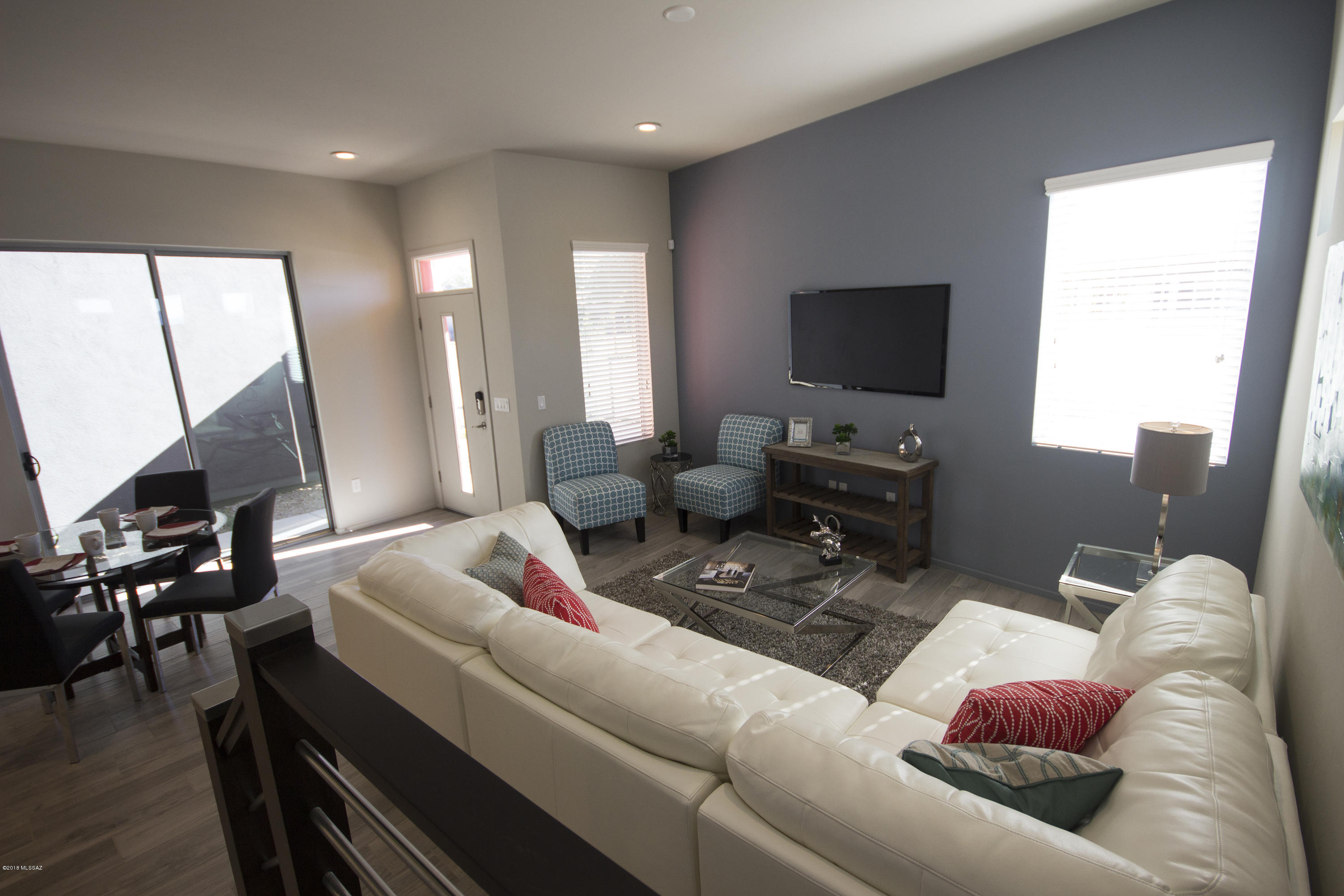 Camino Modern SQ20180120608 - Residential