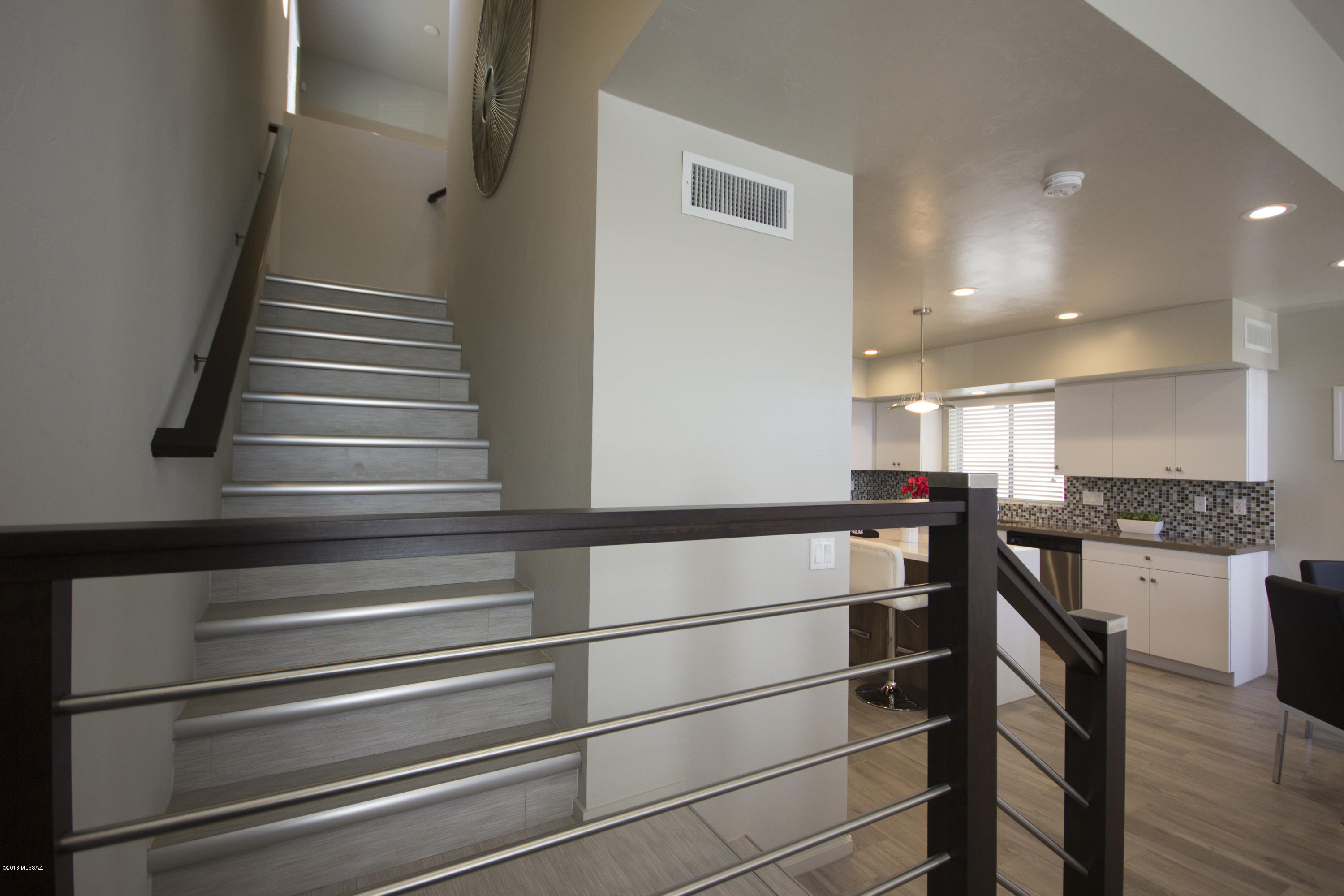 Camino Modern SQ20180120608 - Residential