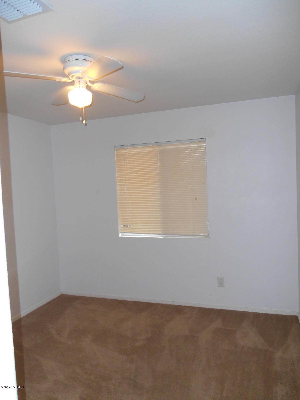 Tierra Vista Phase I (99-285,299-309,372-383) - Residential Lease