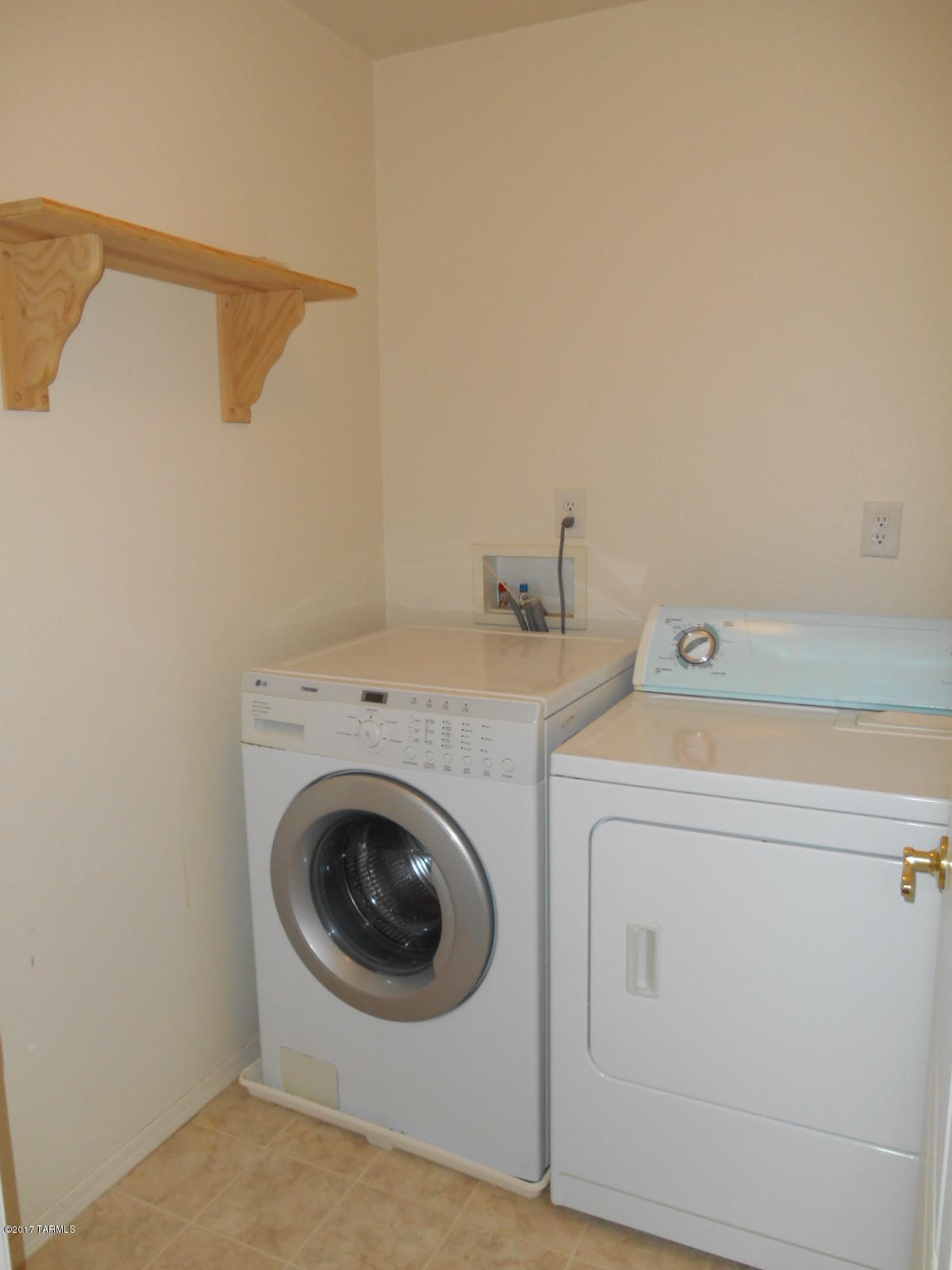 Tierra Vista Phase I (99-285,299-309,372-383) - Residential Lease