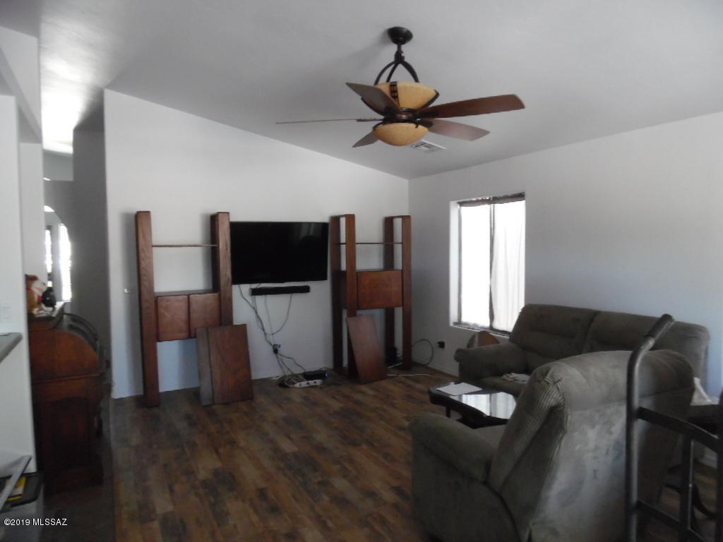 Thornydale Terrace(1-104) - Residential