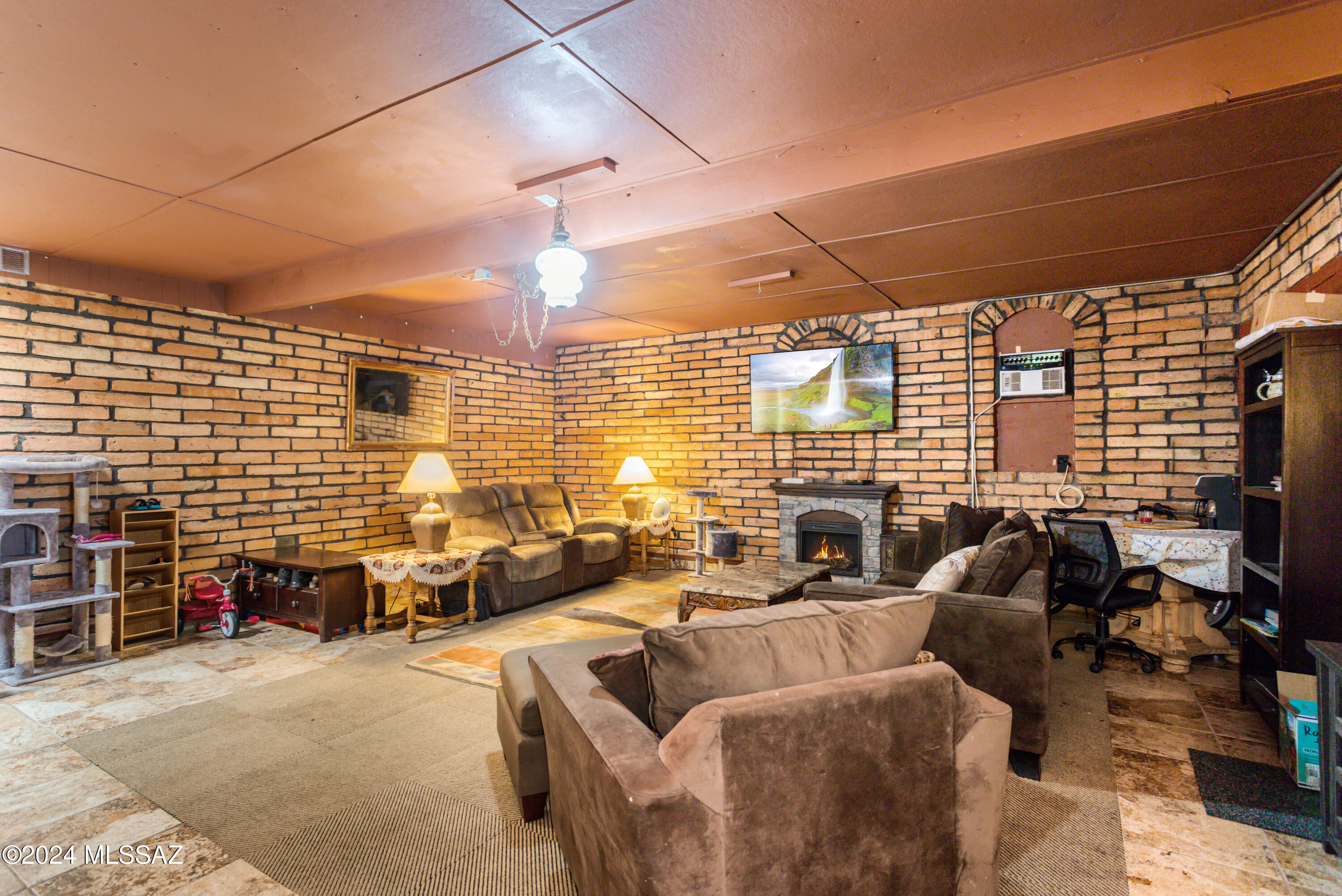 J - Six Ranchettes Unit NO. 7 (205-221, 237-423) - Residential