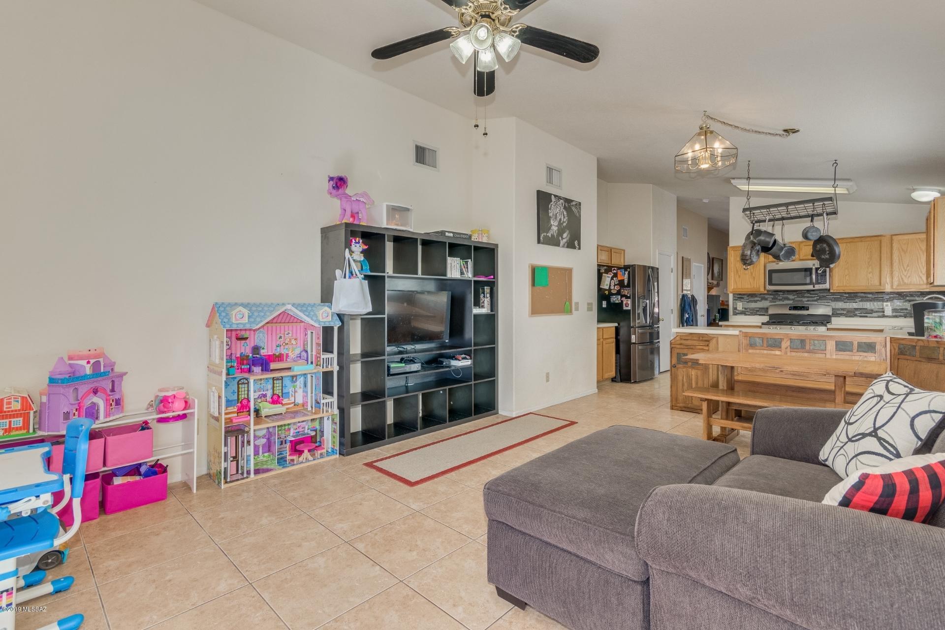 Elliott Homes At Rita Ranch (1-521) - Residential