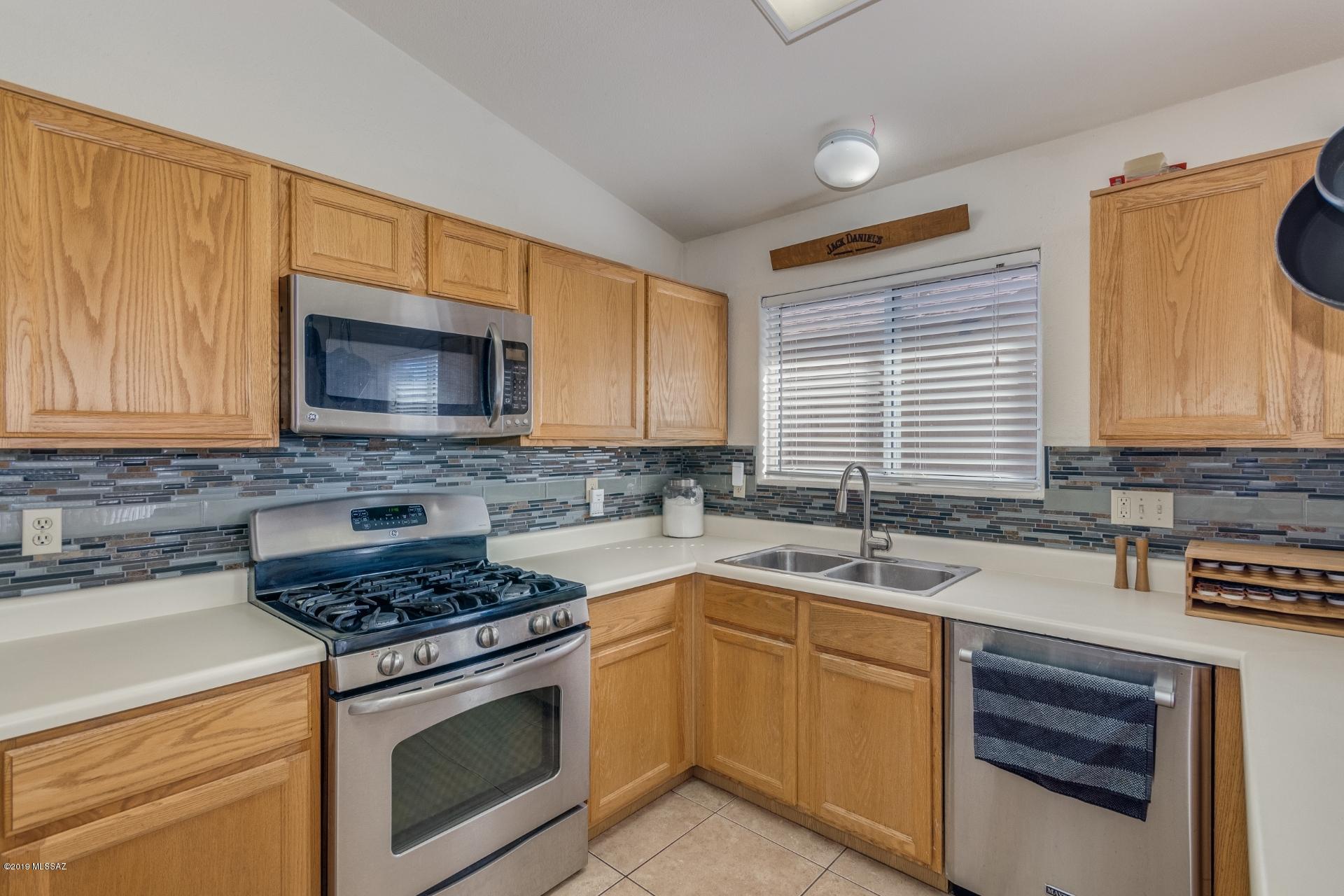 Elliott Homes At Rita Ranch (1-521) - Residential