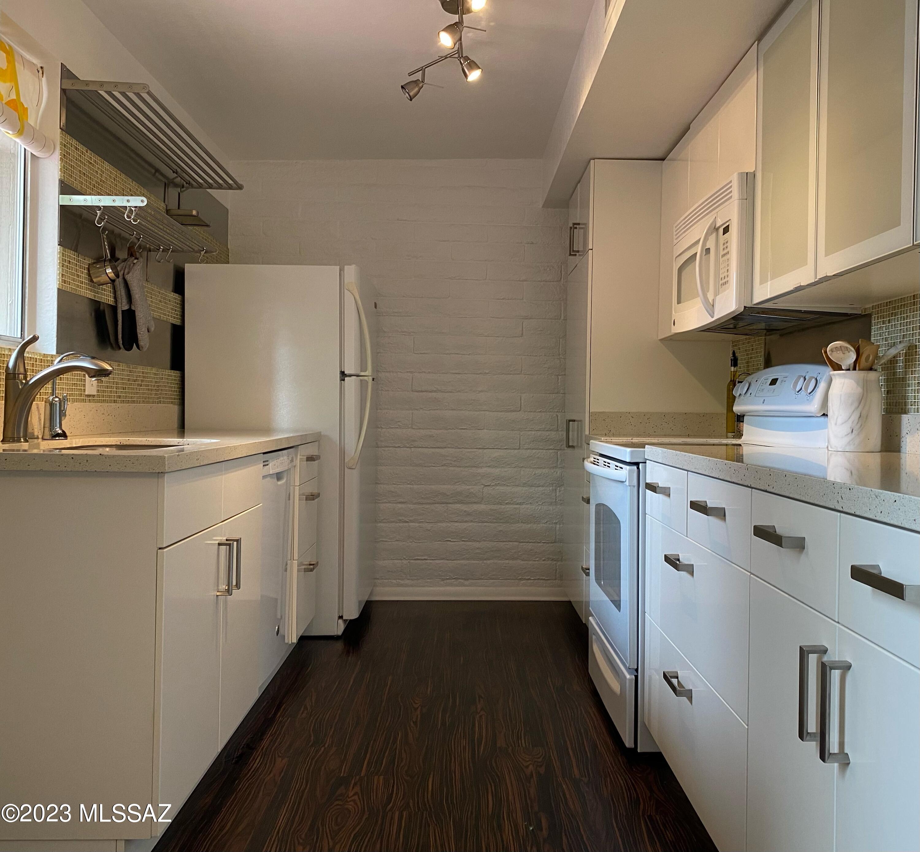 McCormick PlaceTwnhms Blk III (1-71) - Residential