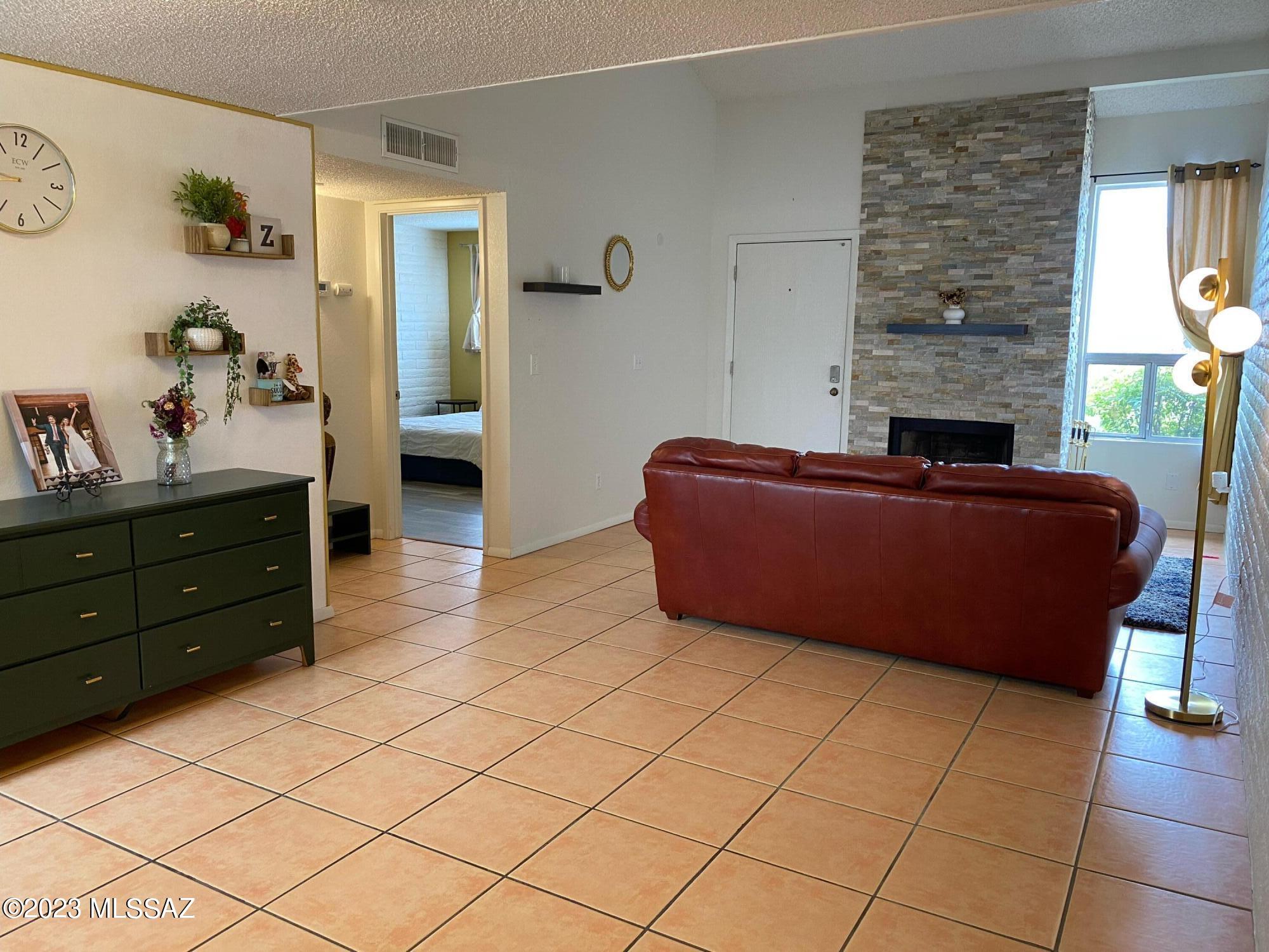 McCormick PlaceTwnhms Blk III (1-71) - Residential