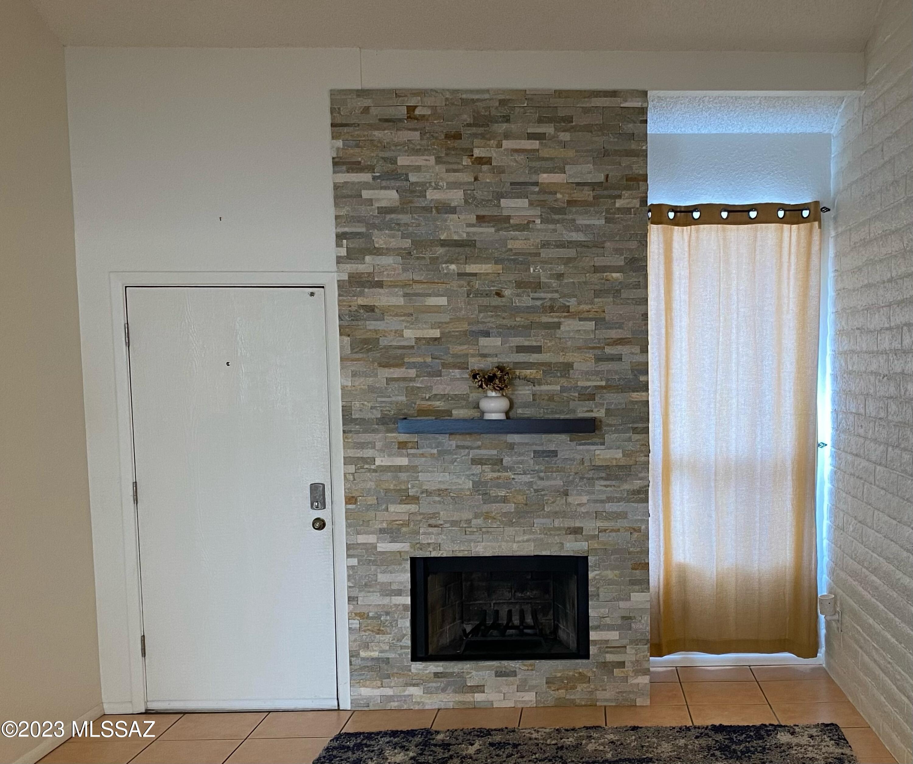 McCormick PlaceTwnhms Blk III (1-71) - Residential