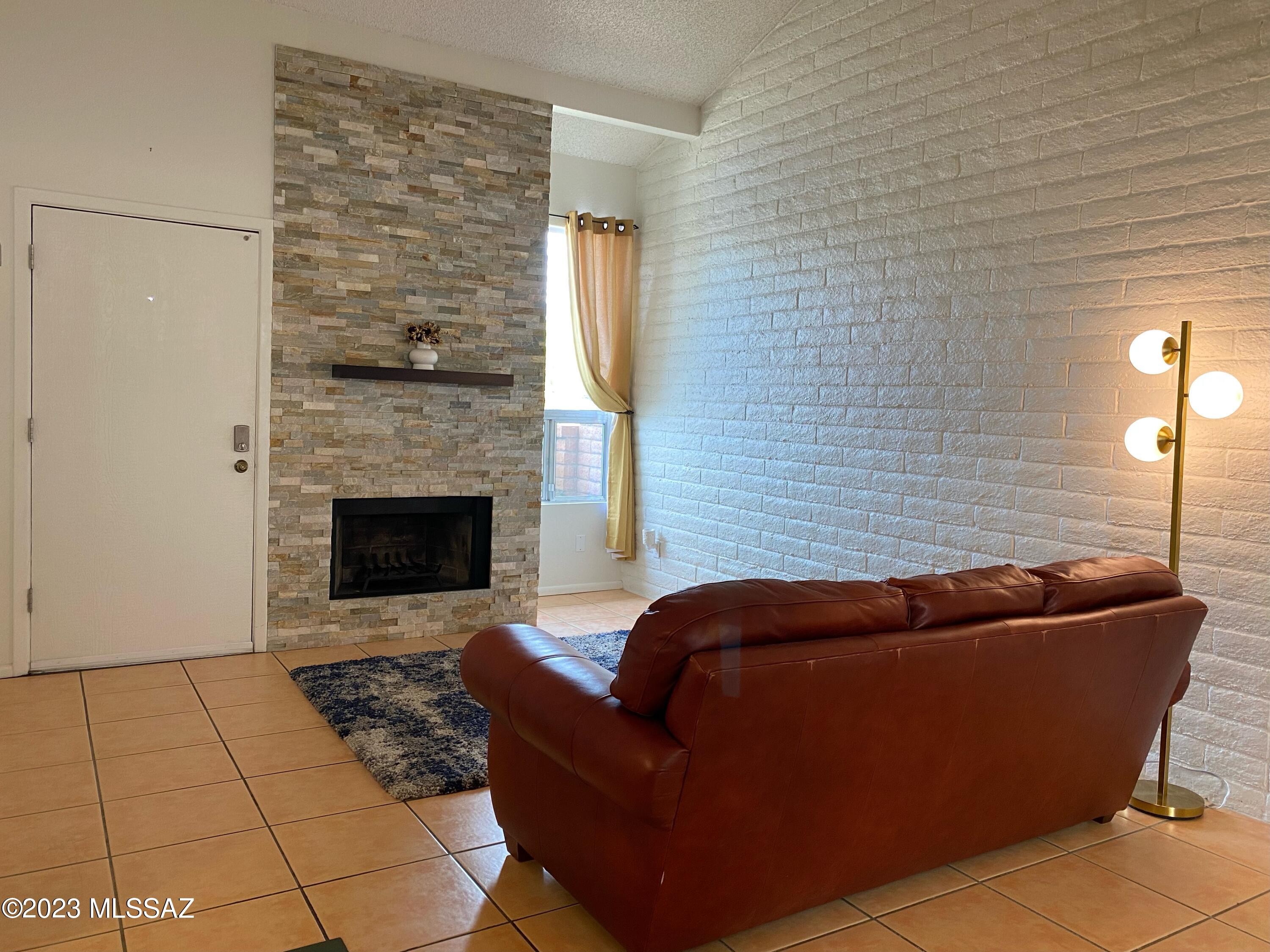 McCormick PlaceTwnhms Blk III (1-71) - Residential