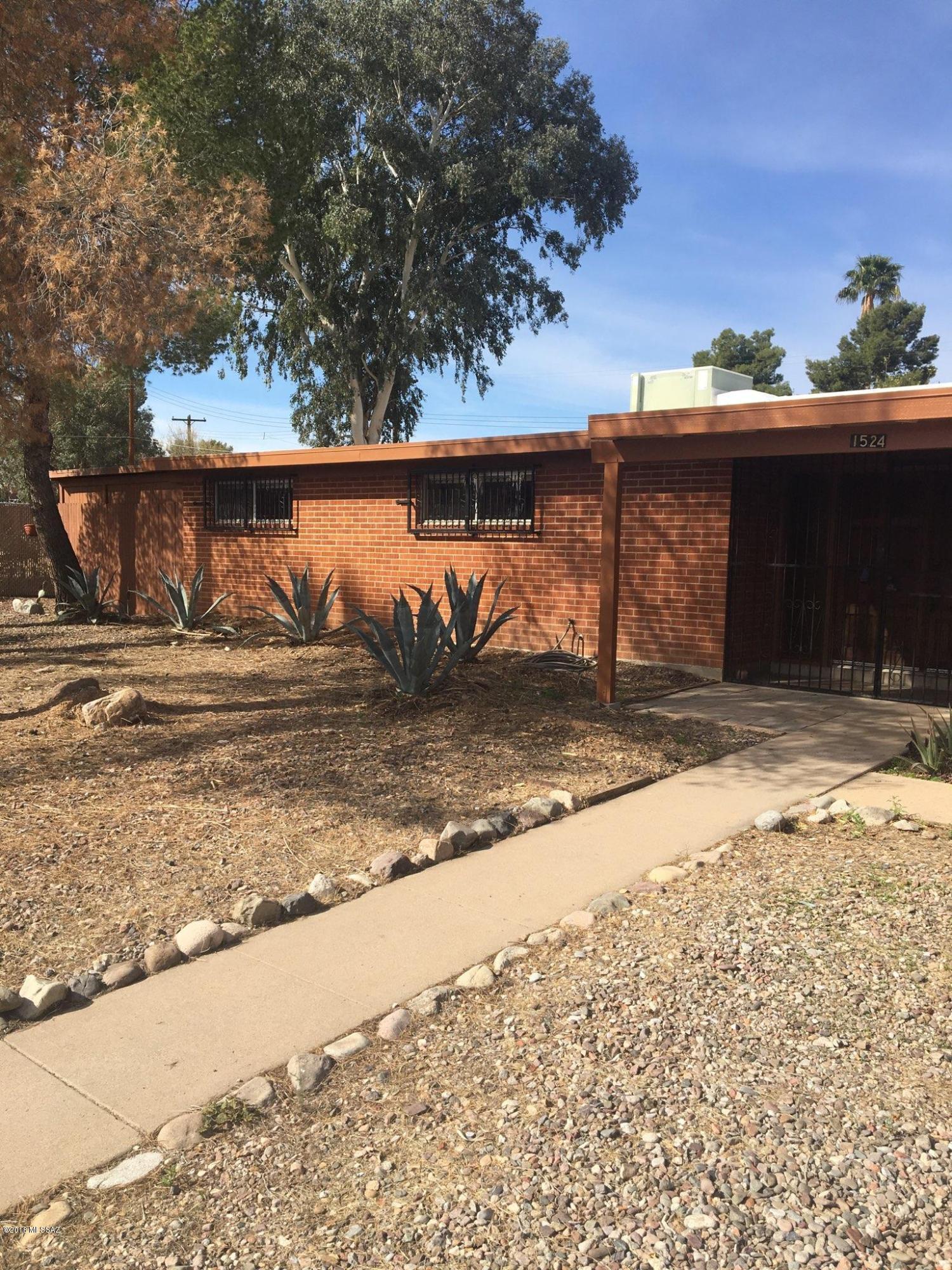 Great Investor opportunity or first time home buyer. Great Family home. Large backyard. Big back detach utility storage building.