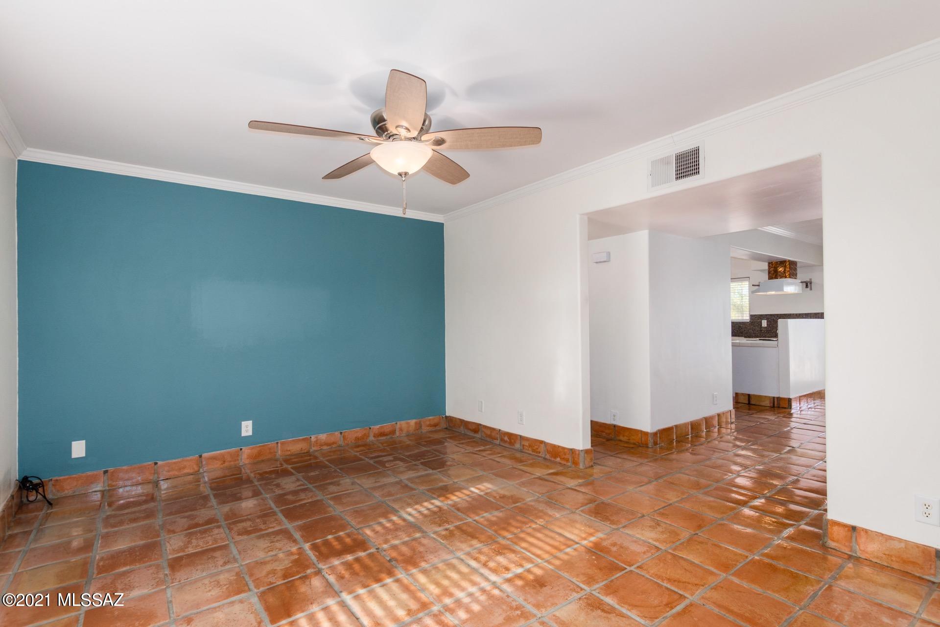 White Fence Farms (1-65) - Residential