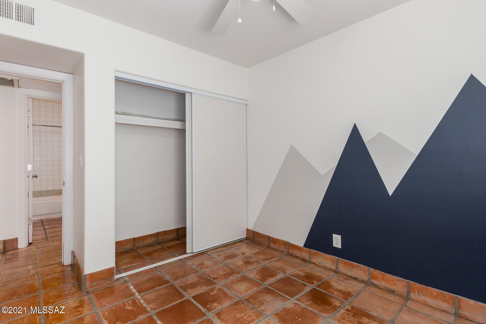 White Fence Farms (1-65) - Residential