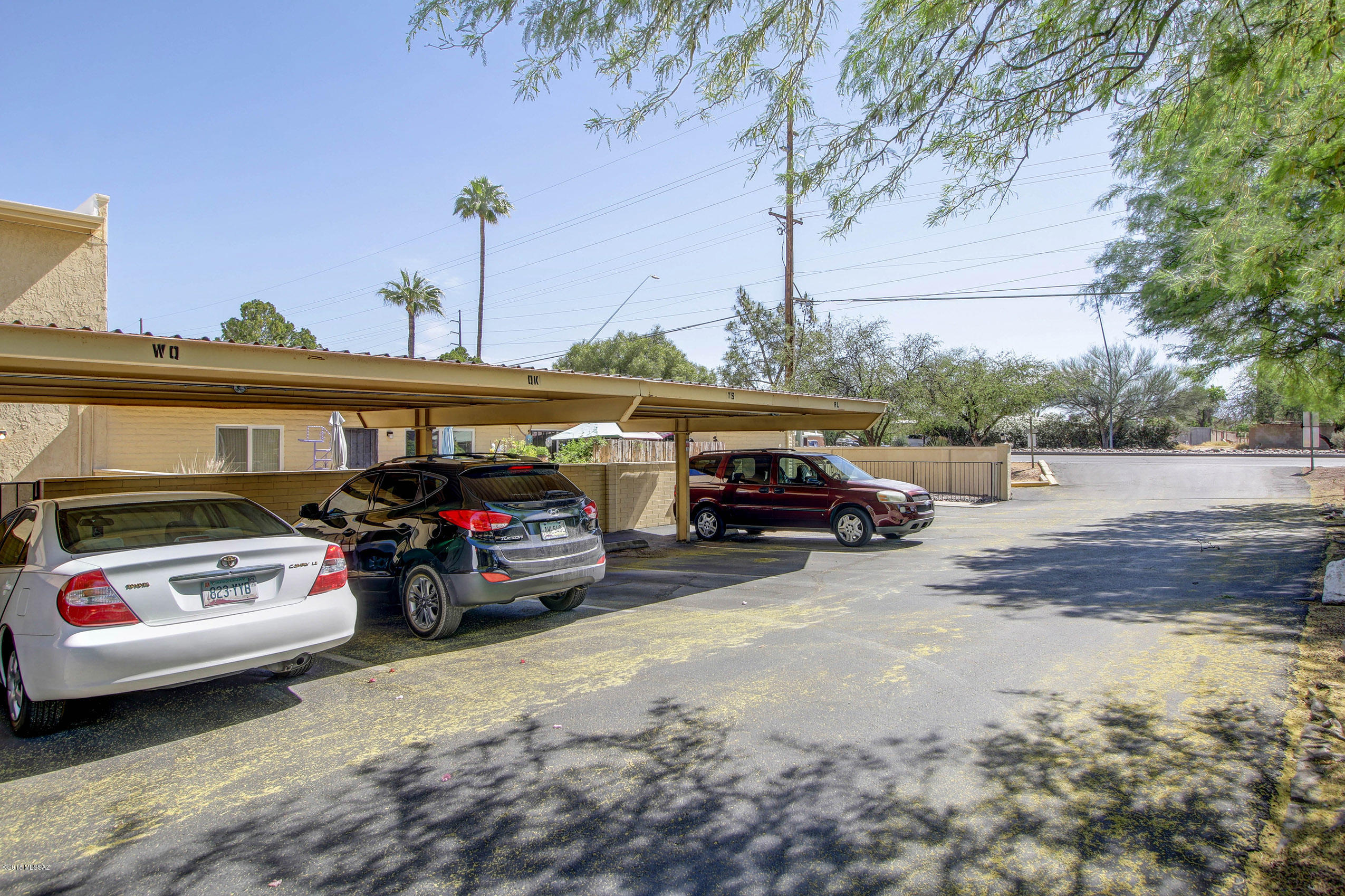 Villa Del Vista Condominium - Residential